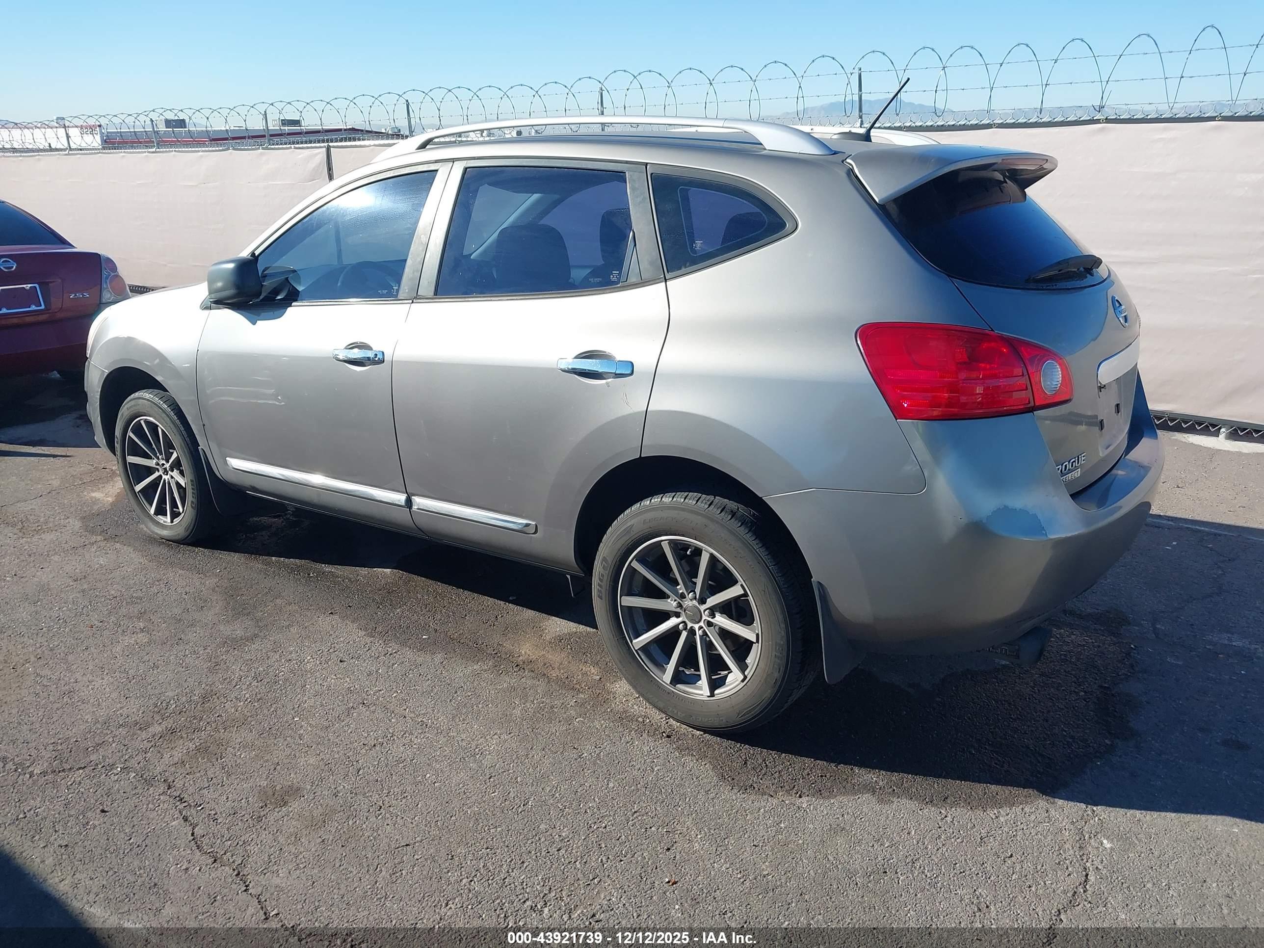 NISSAN ROGUE image 3