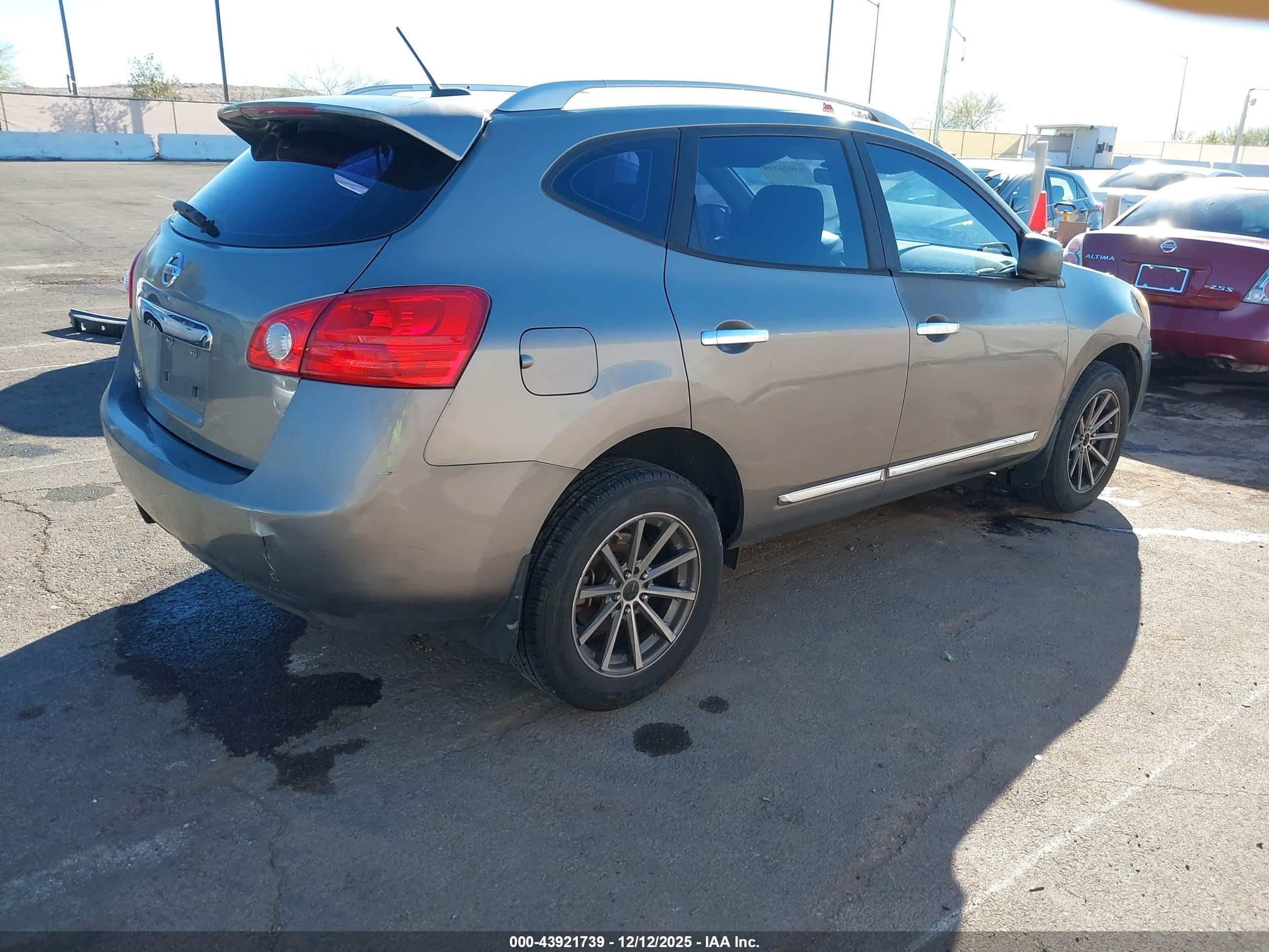 NISSAN ROGUE image 4
