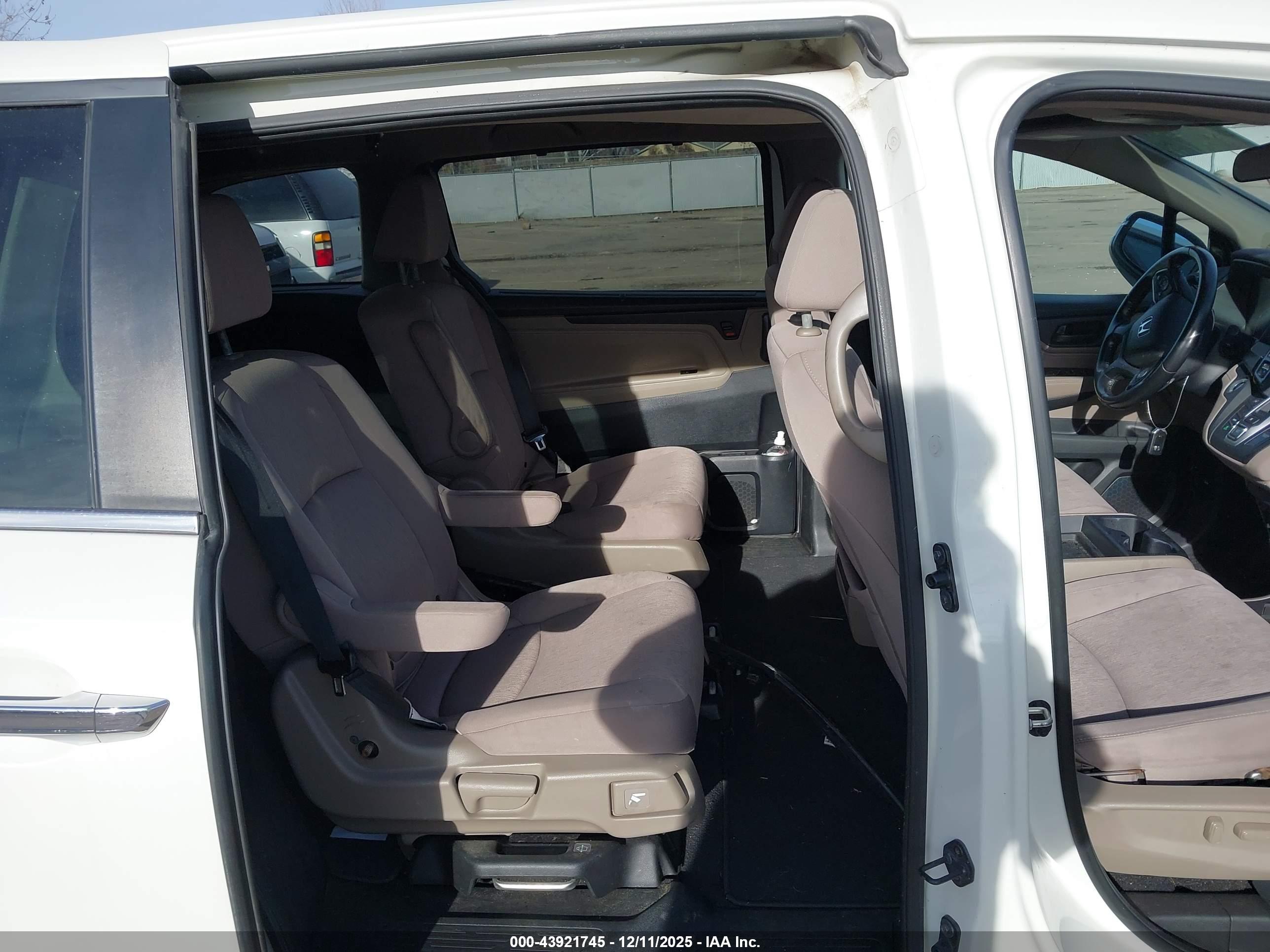 HONDA ODYSSEY image 8