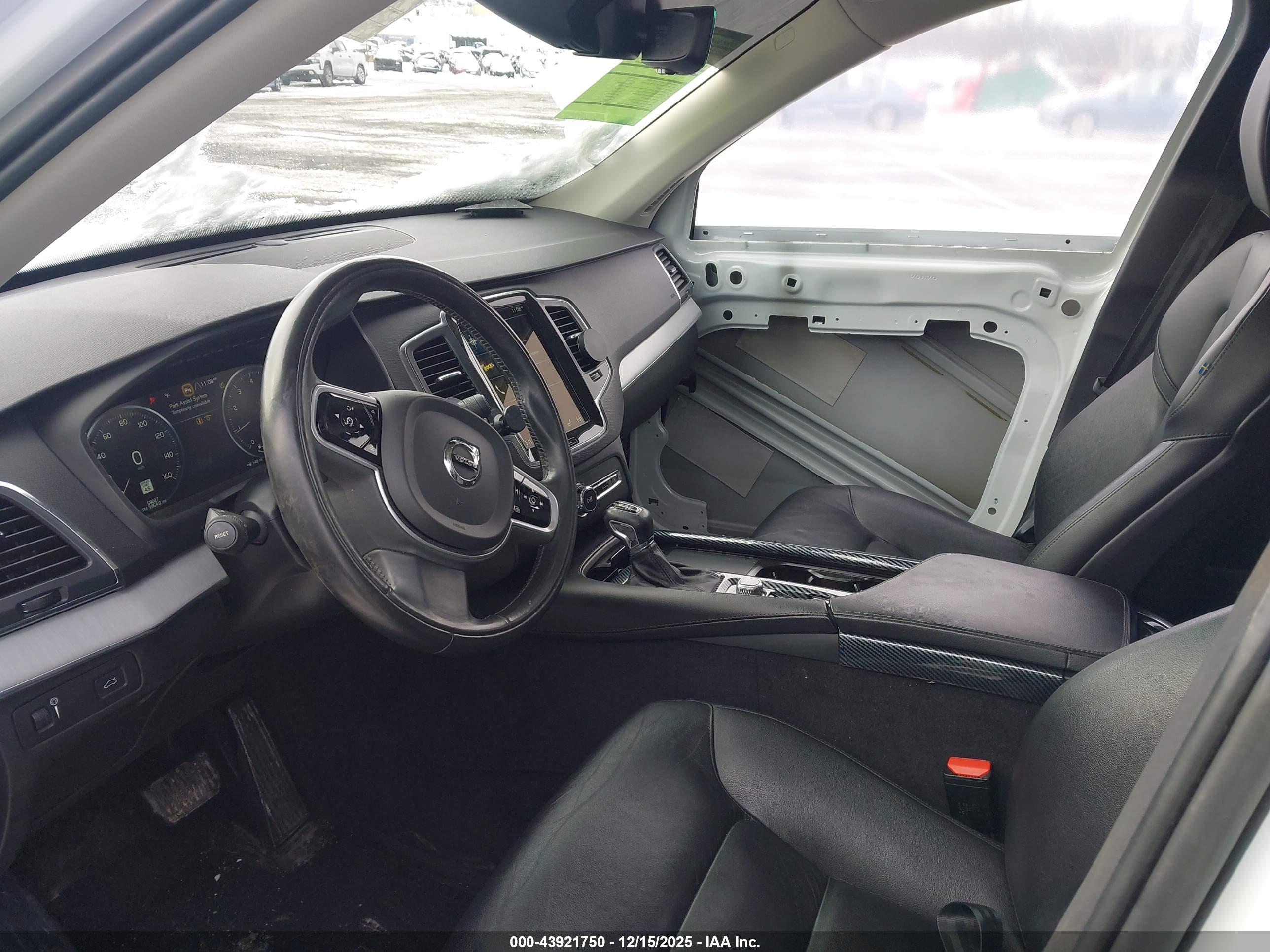 VOLVO XC90 image 5