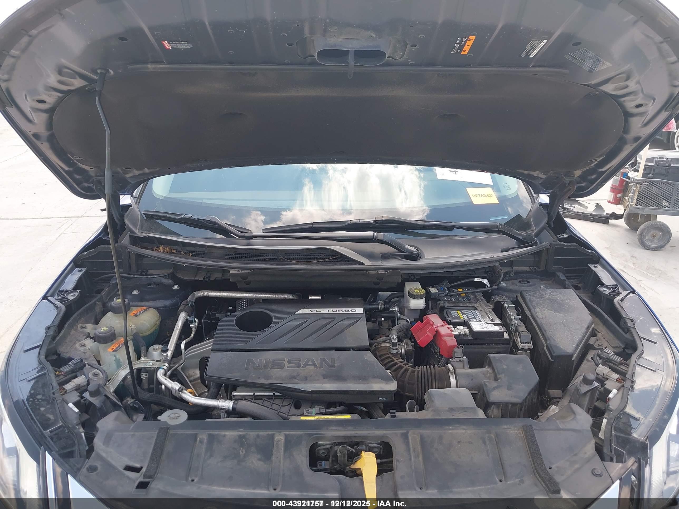 NISSAN ROGUE image 10