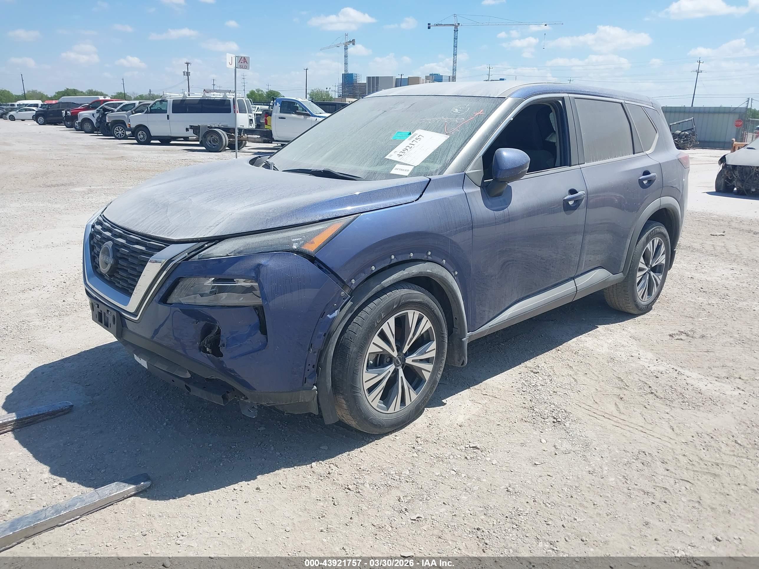 NISSAN ROGUE image 2