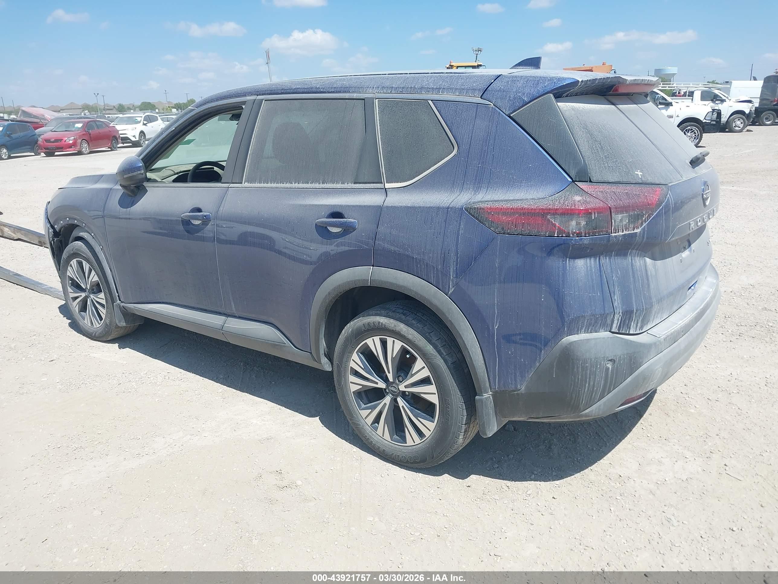 NISSAN ROGUE image 3