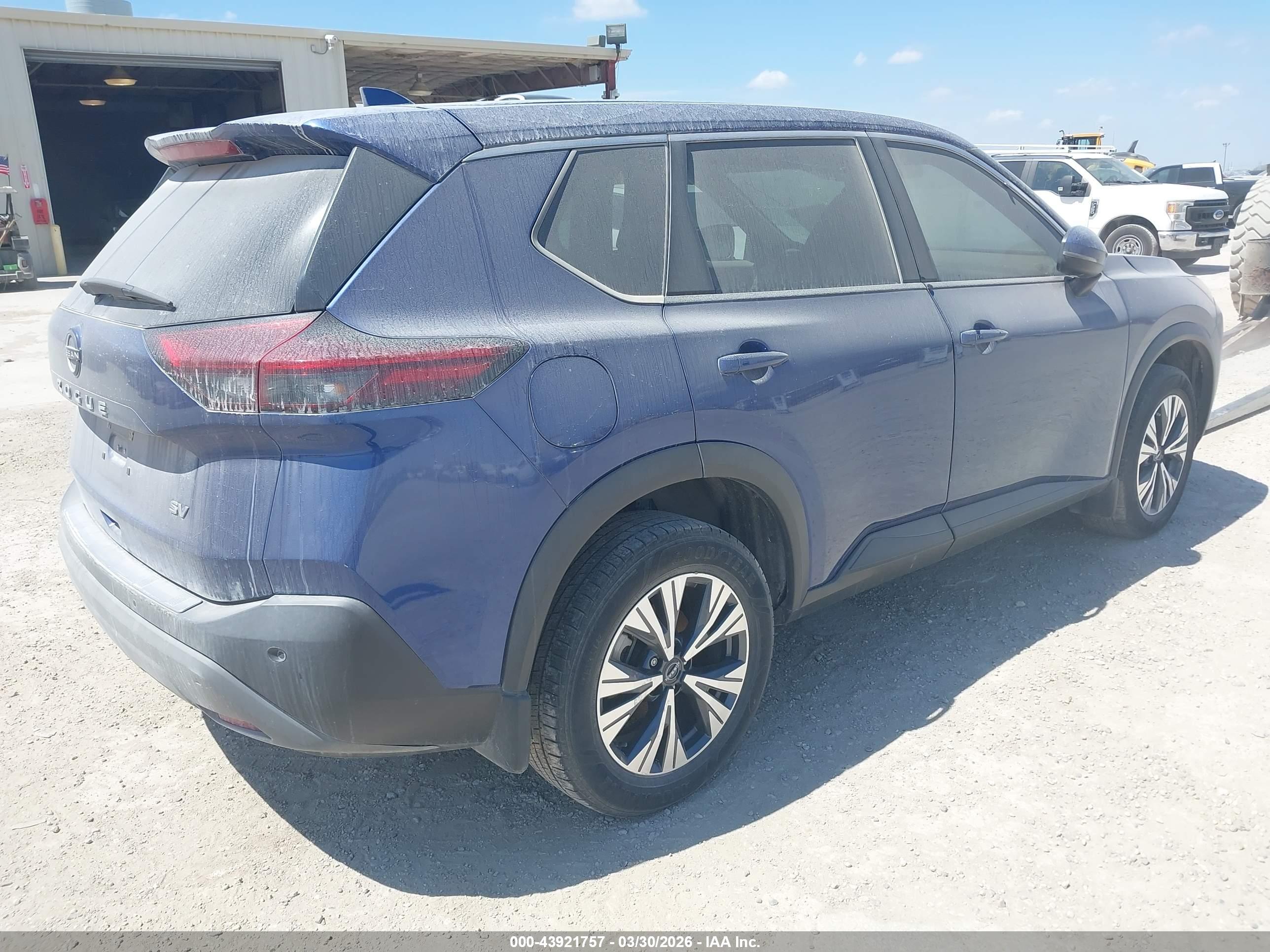 NISSAN ROGUE image 4
