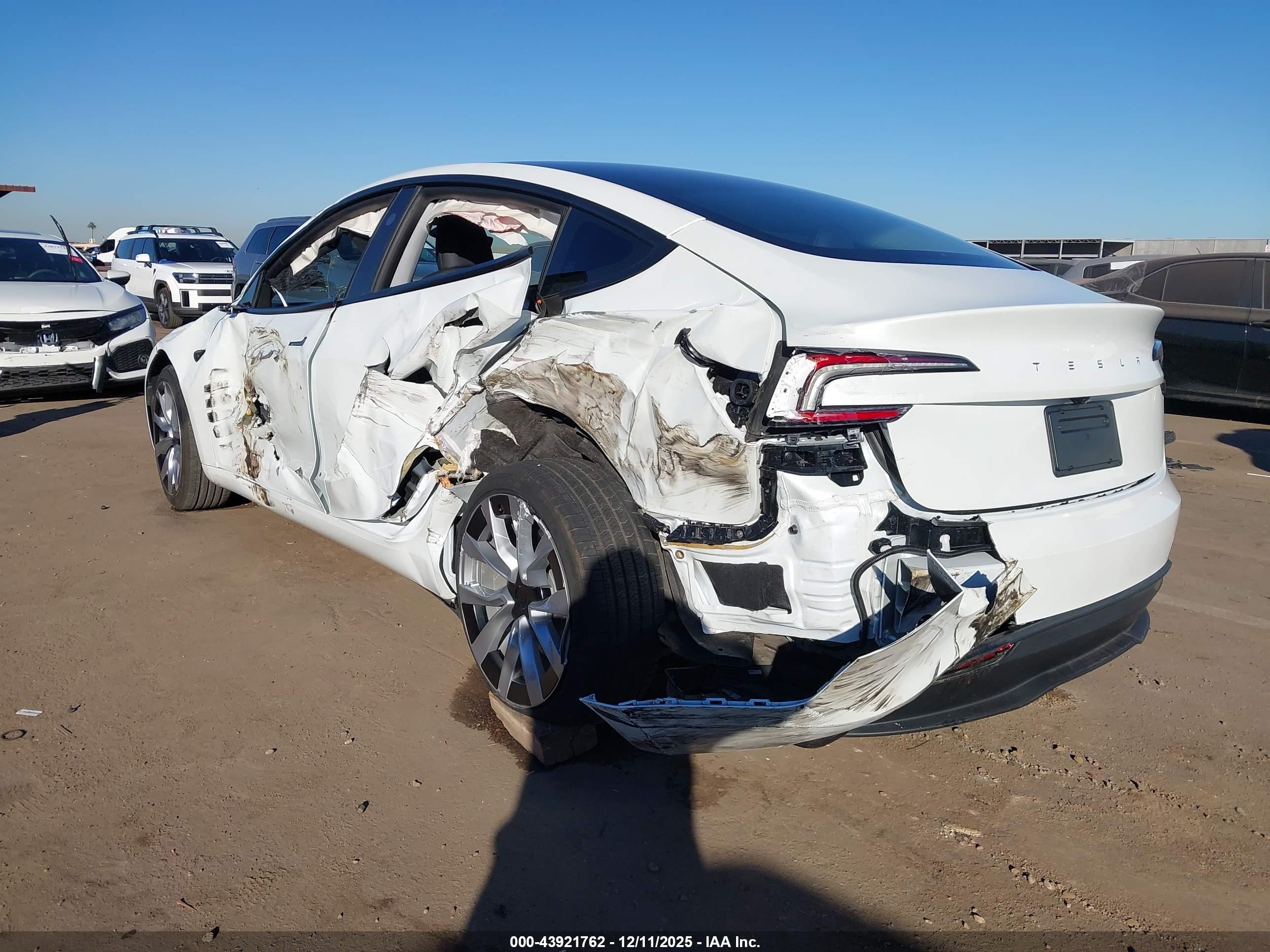 TESLA MODEL image 3