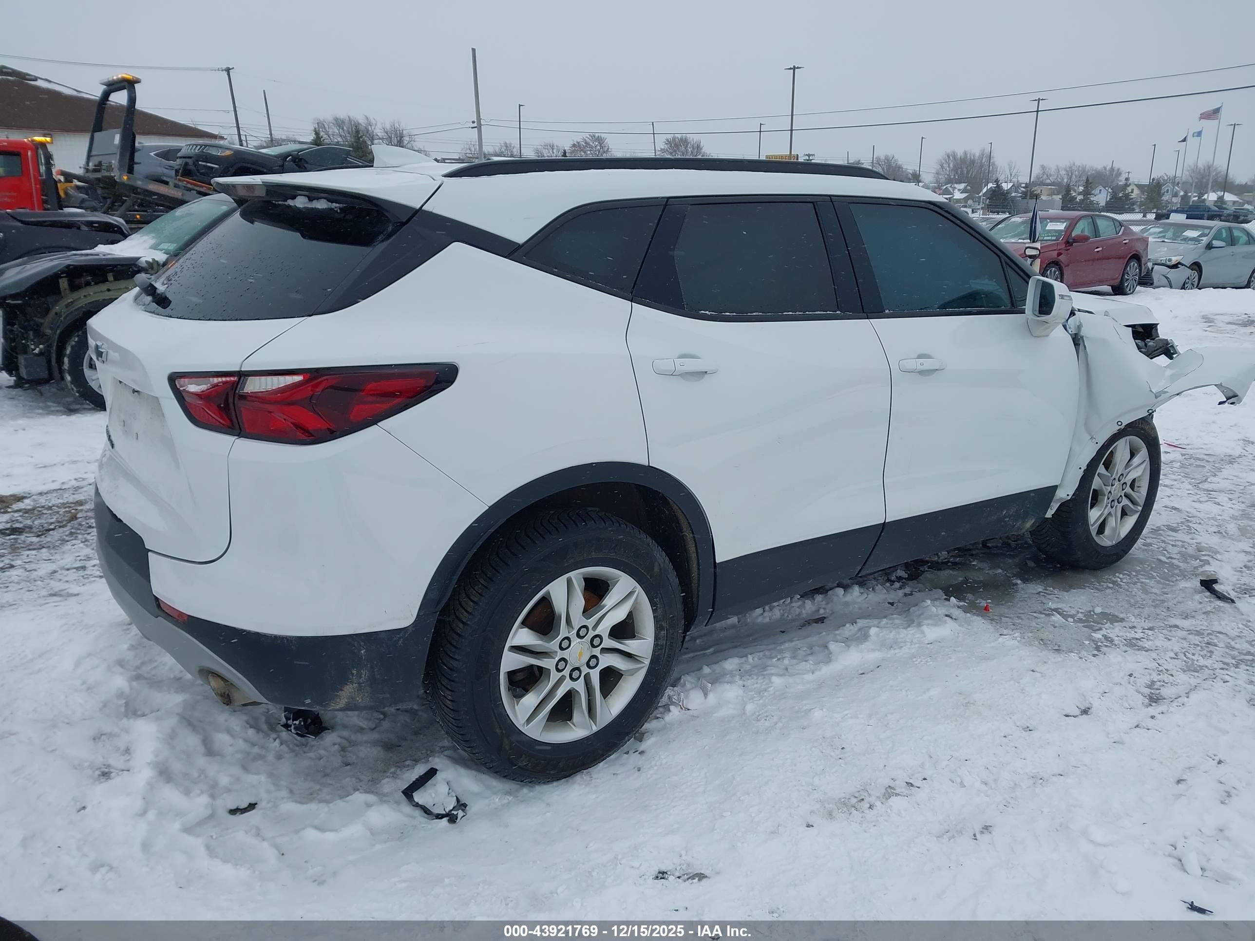 CHEVROLET BLAZER image 4