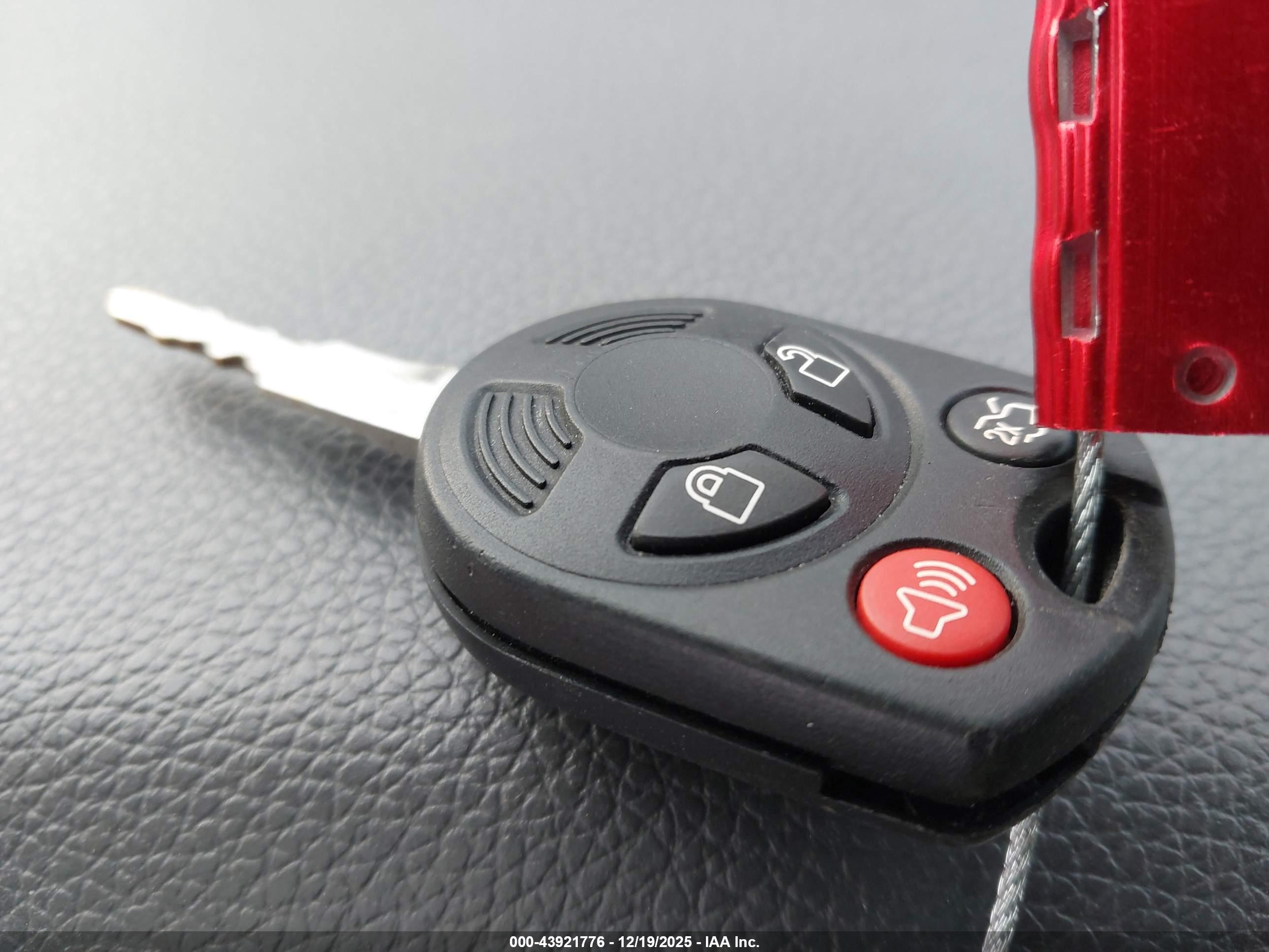 FORD FUSION image 11
