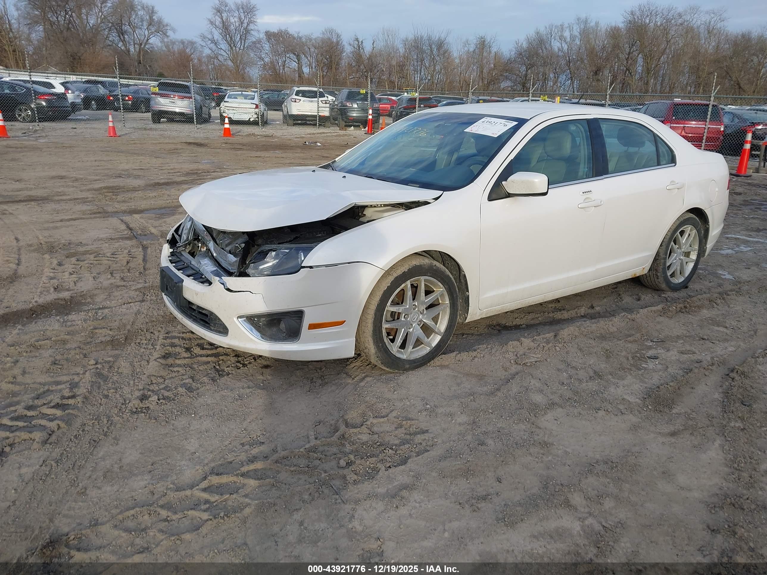 FORD FUSION image 2