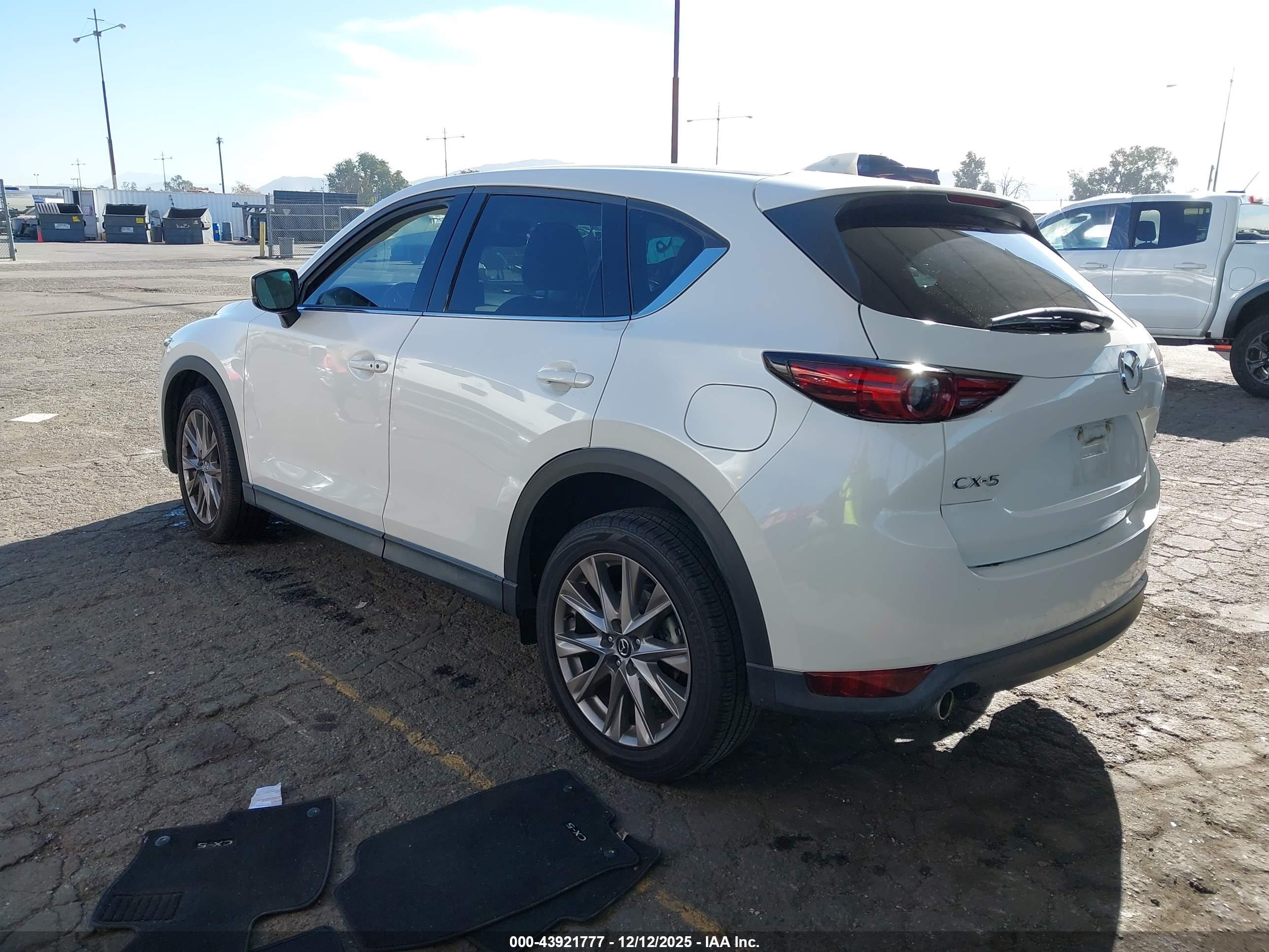 MAZDA CX-5 image 3