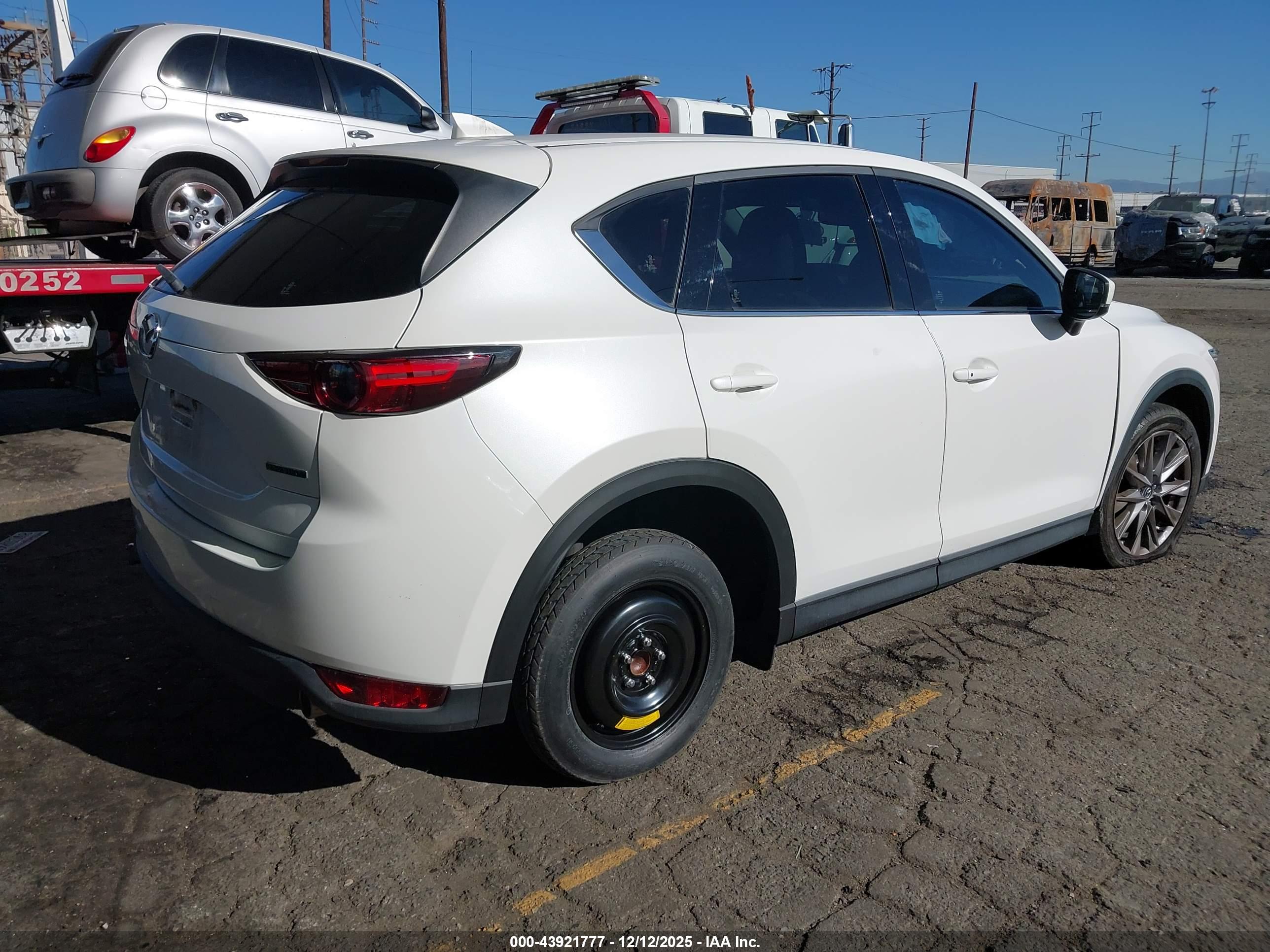 MAZDA CX-5 image 4