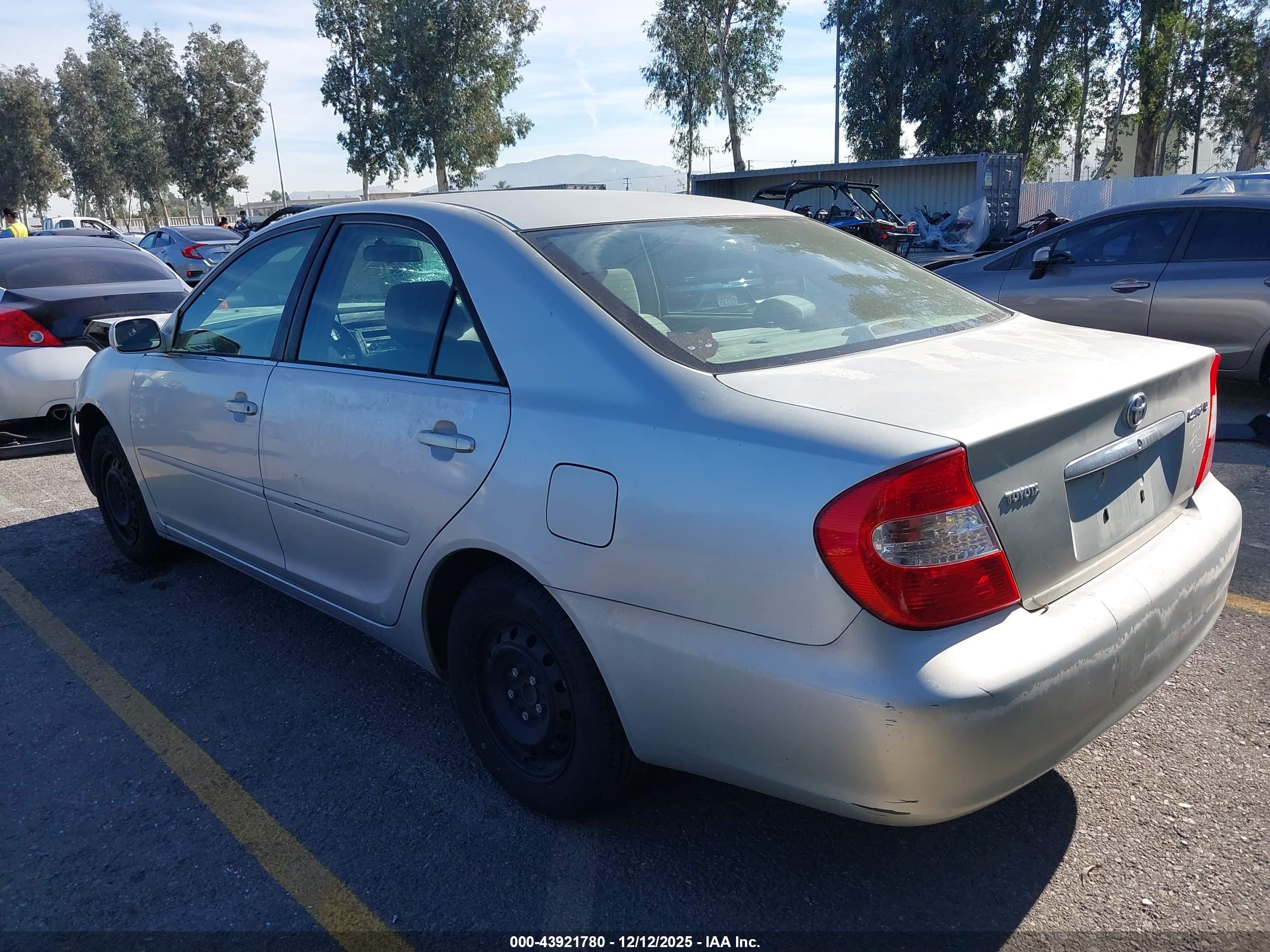 TOYOTA CAMRY image 3