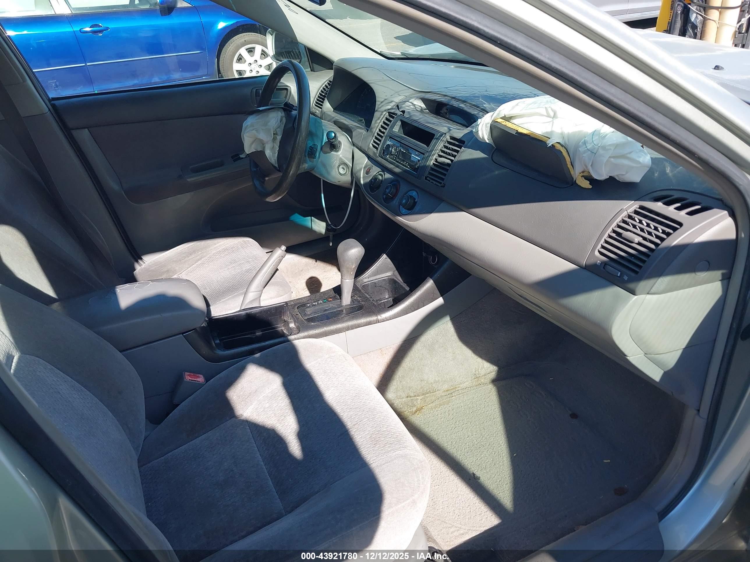 TOYOTA CAMRY image 5