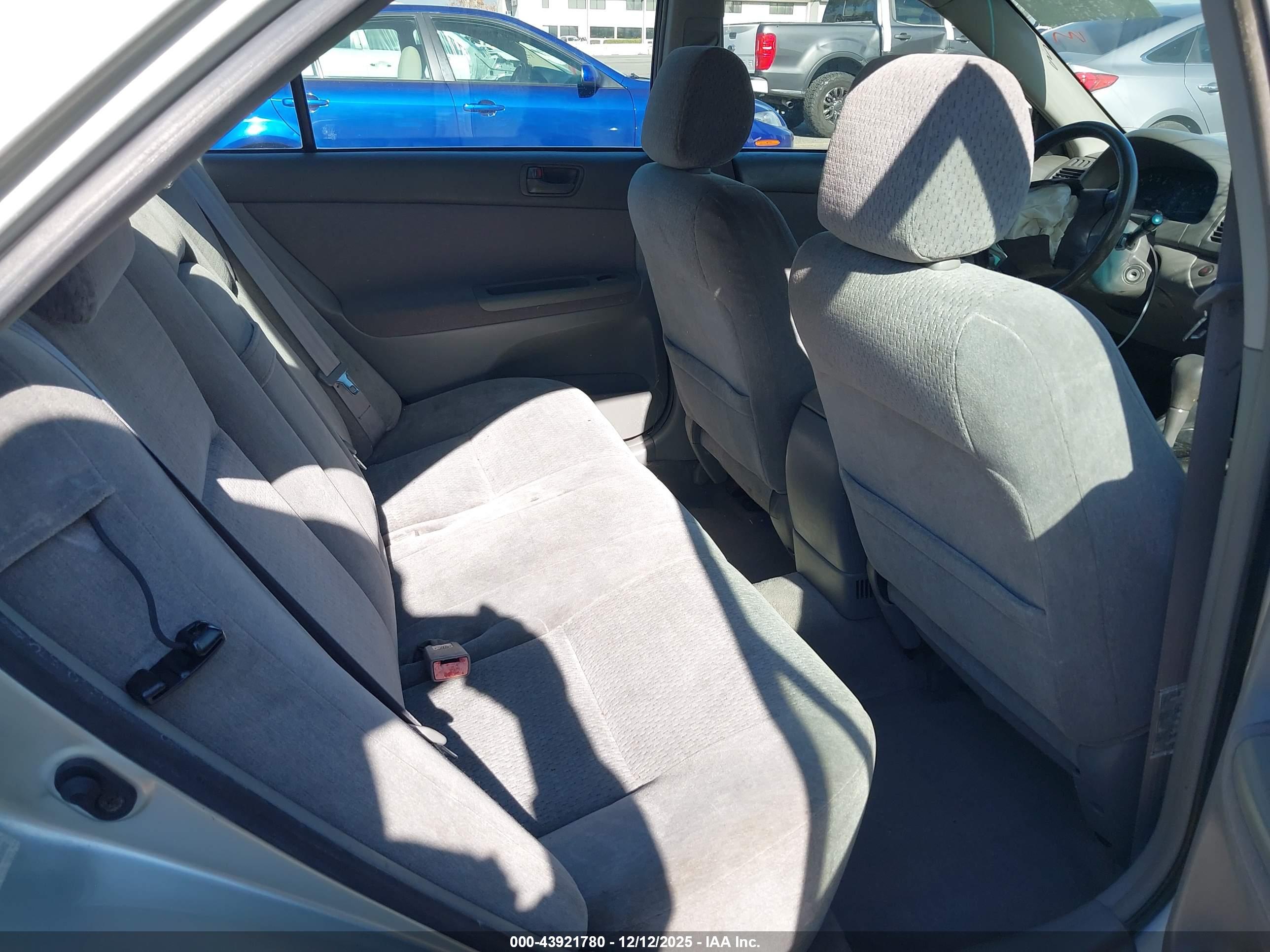 TOYOTA CAMRY image 8