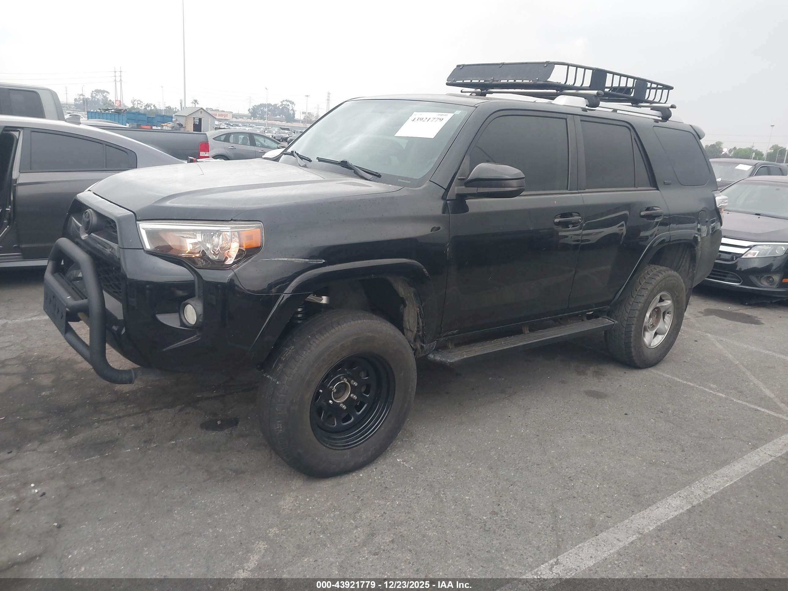 TOYOTA 4RUNNER image 2