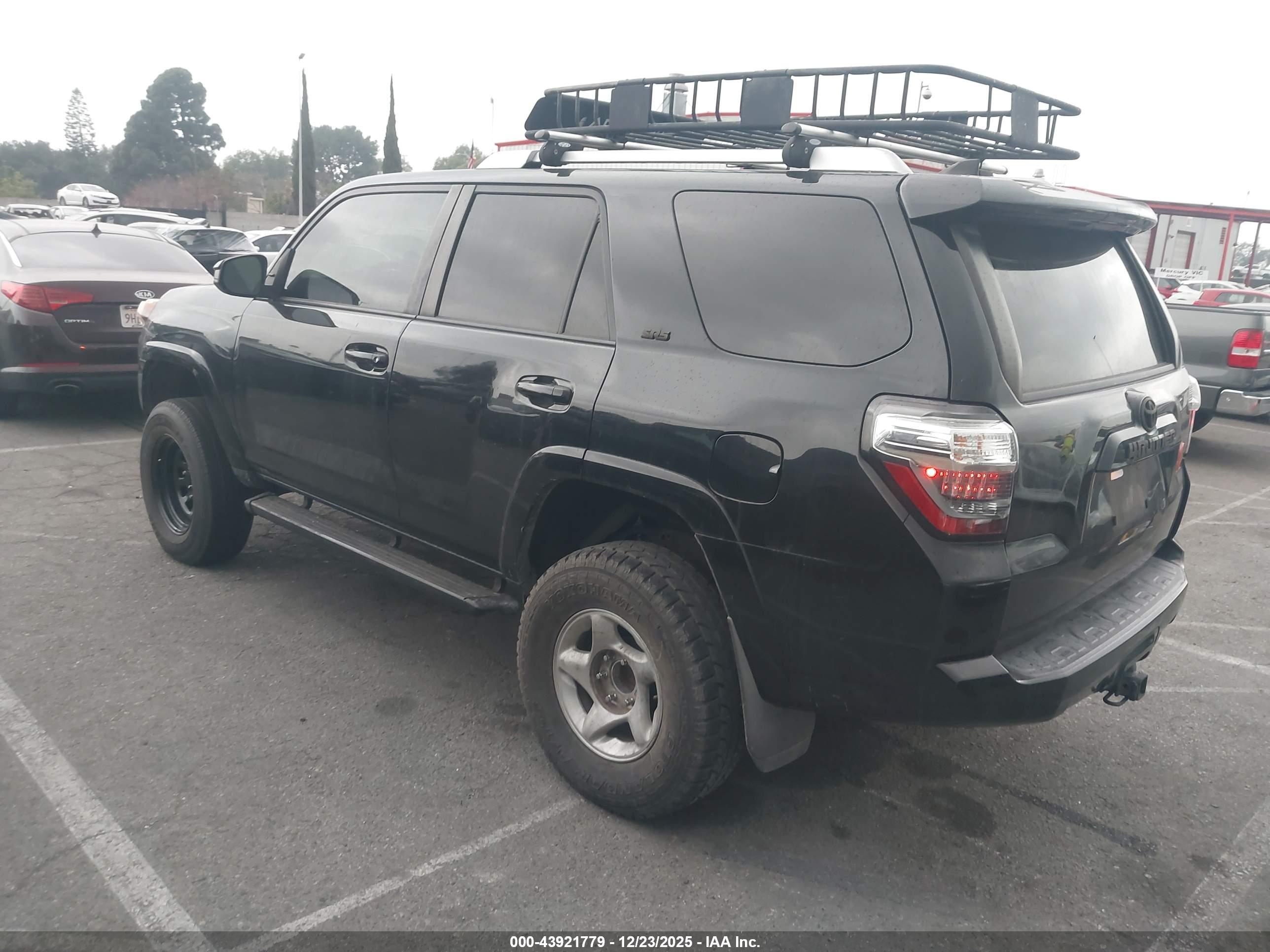 TOYOTA 4RUNNER image 3
