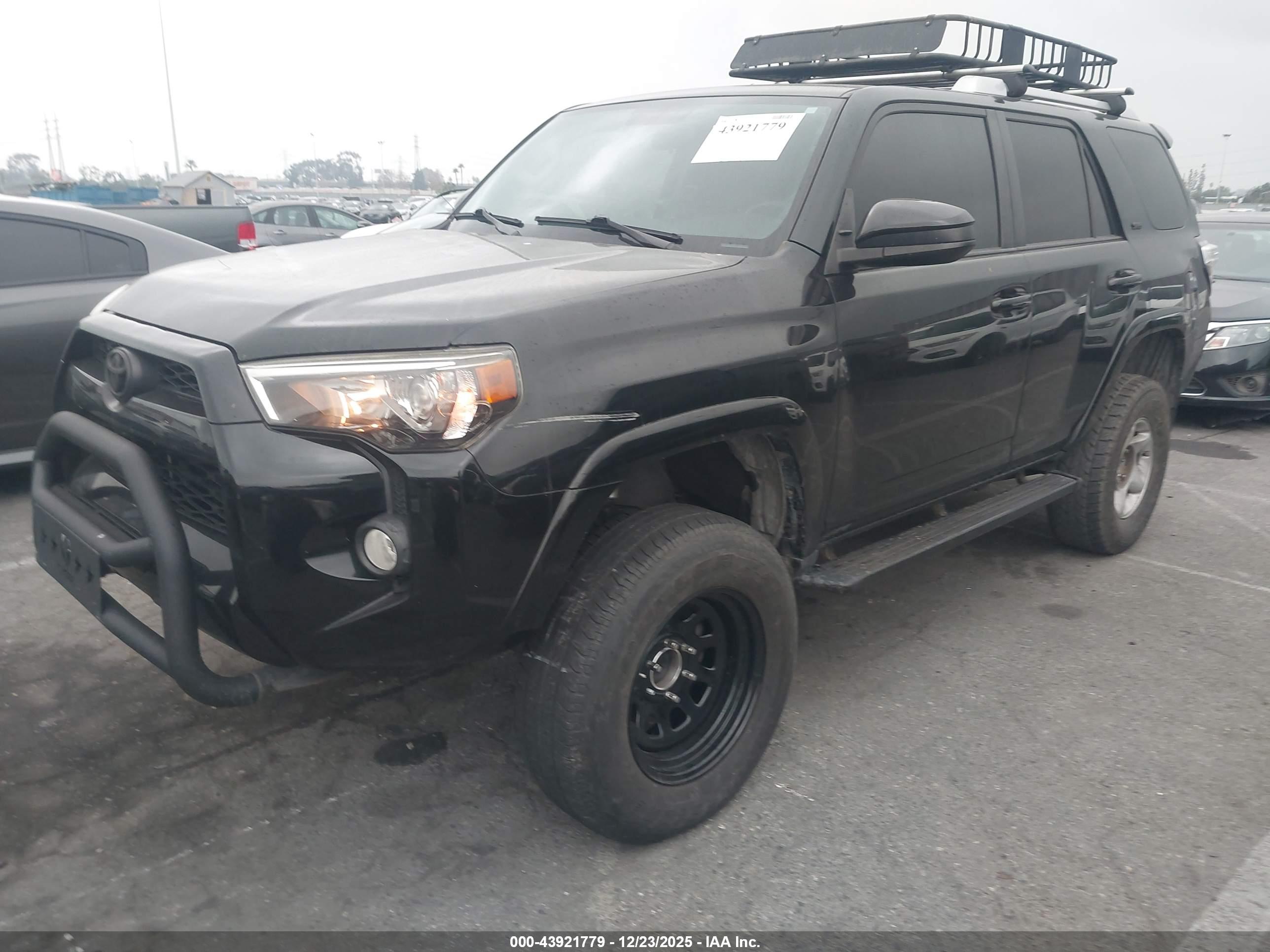 TOYOTA 4RUNNER image 6