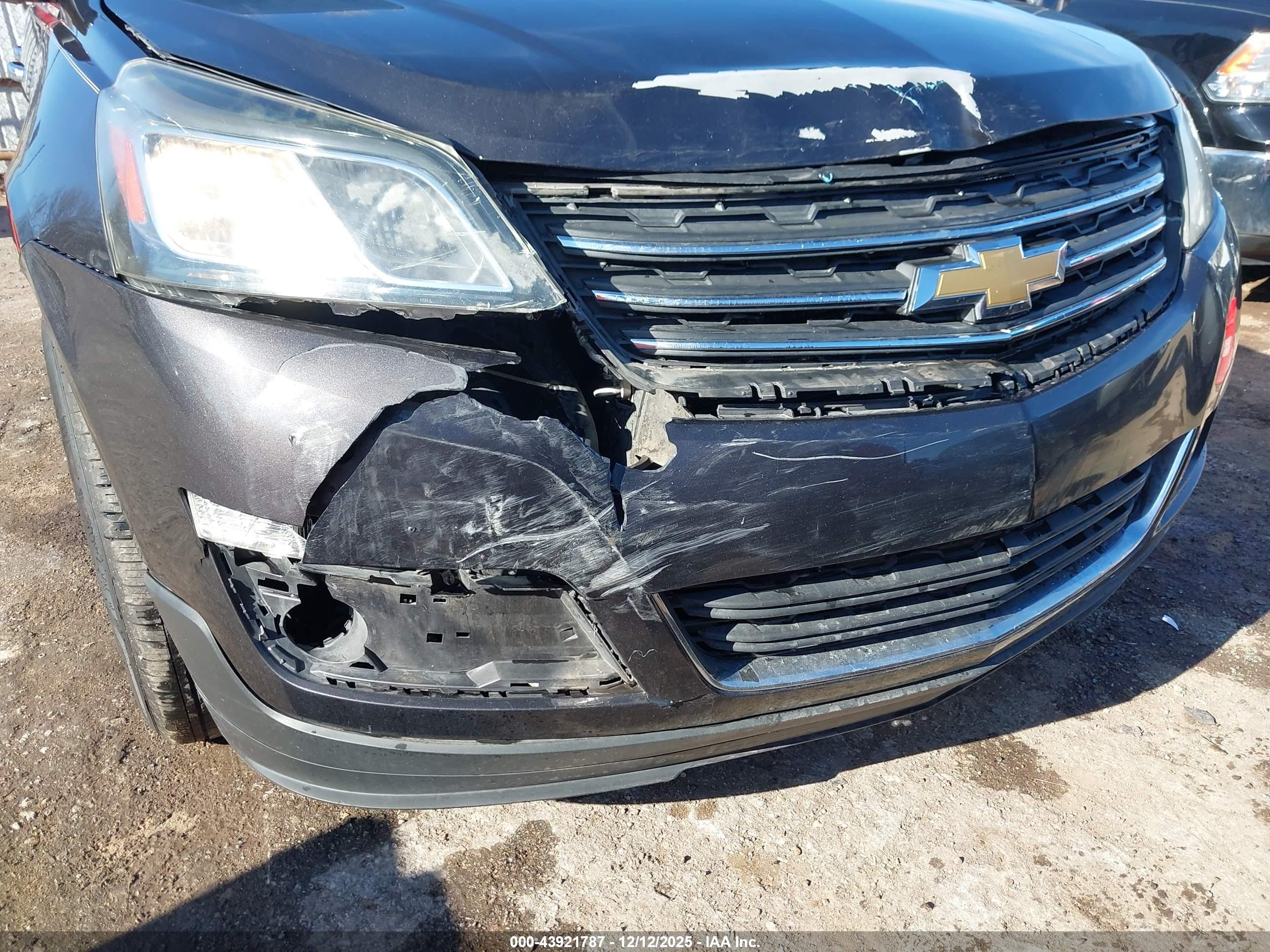 CHEVROLET TRAVERSE image 6