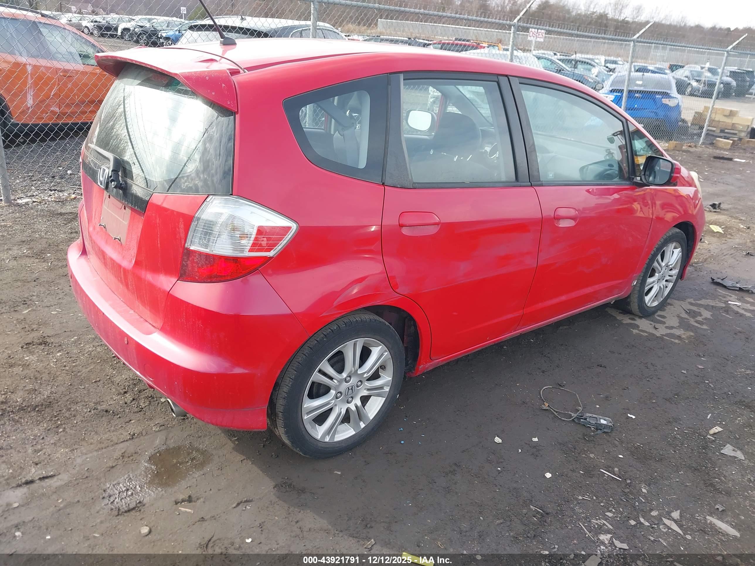 HONDA FIT image 4
