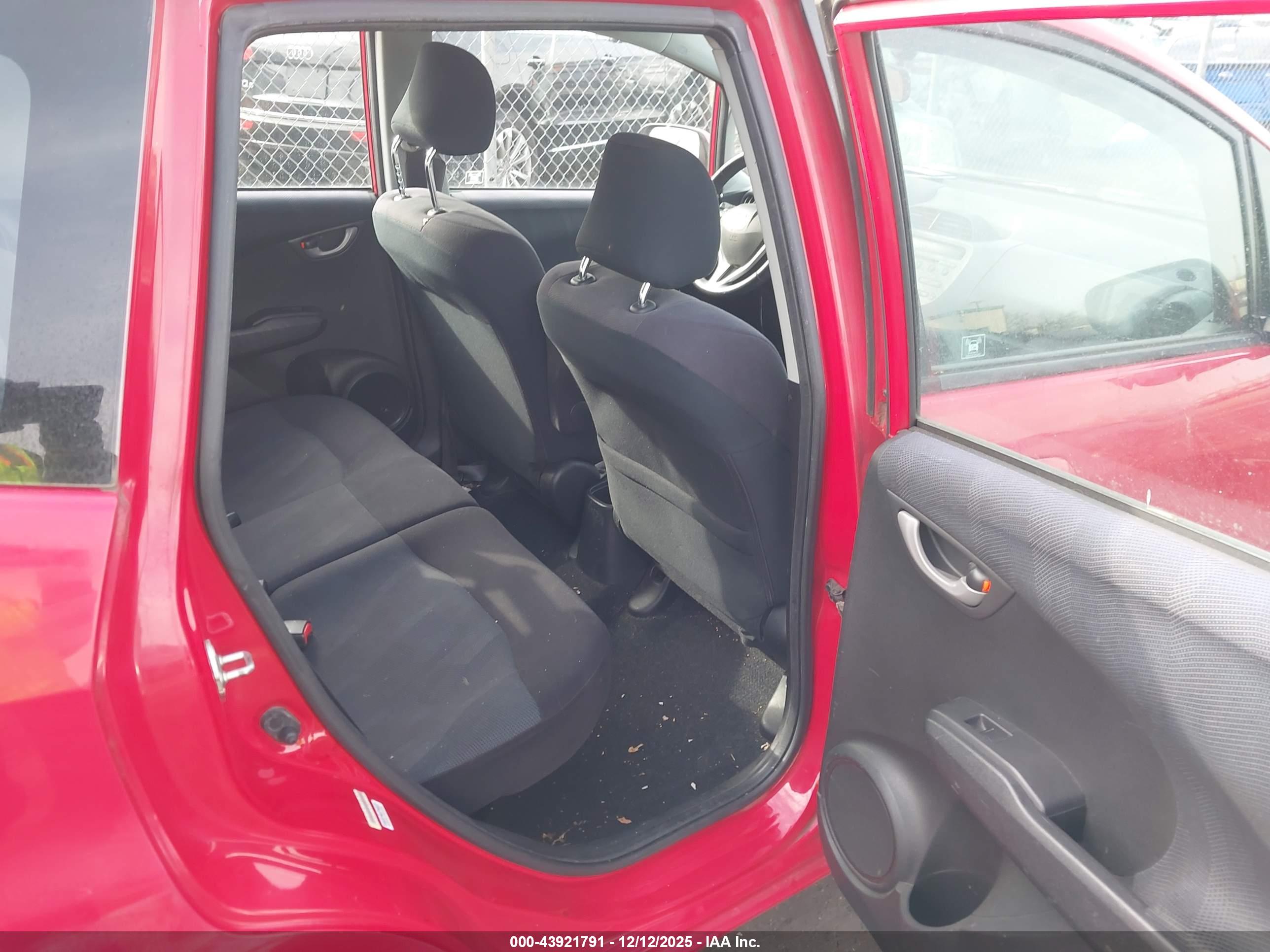 HONDA FIT image 8