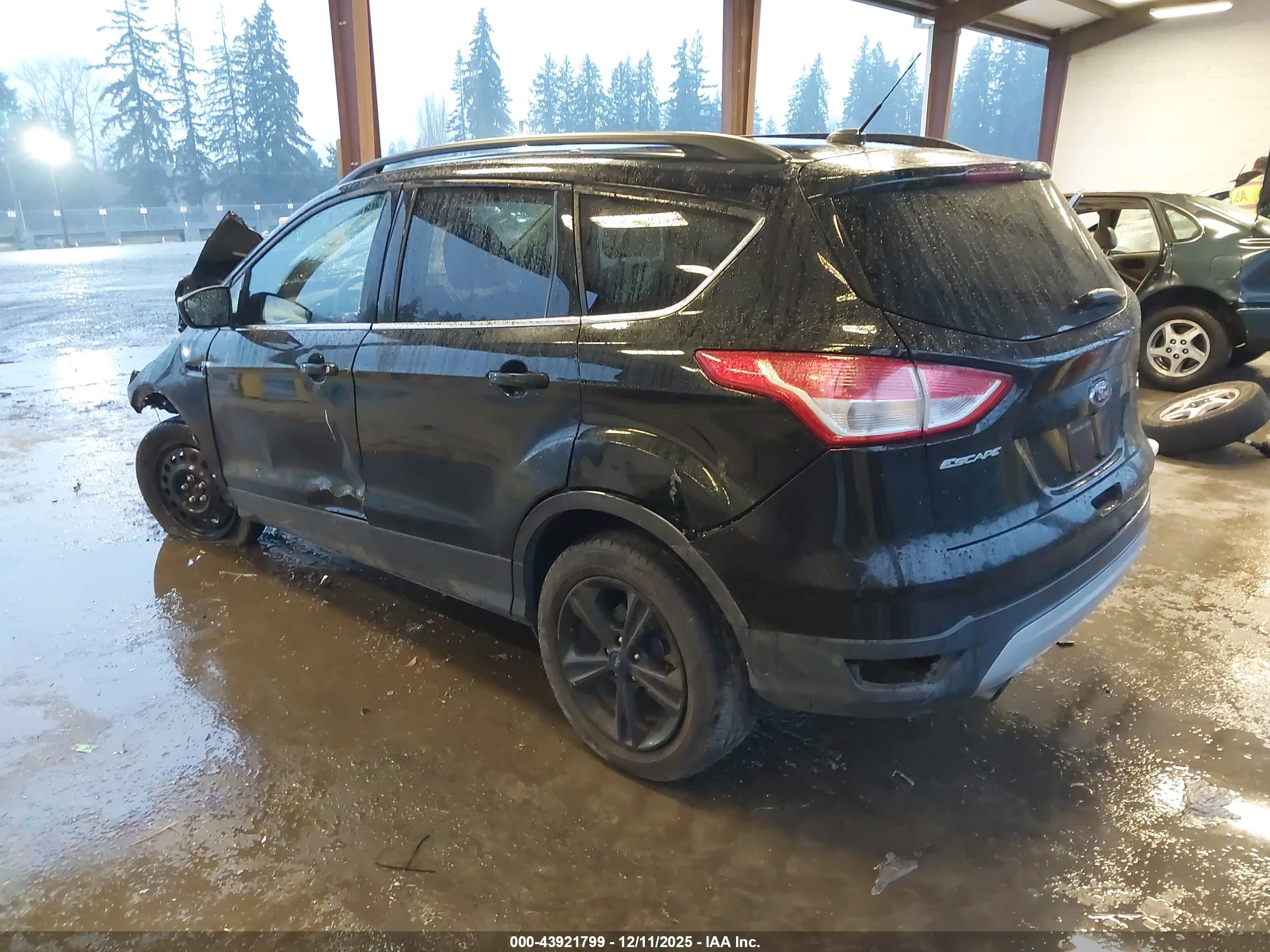 FORD ESCAPE image 3