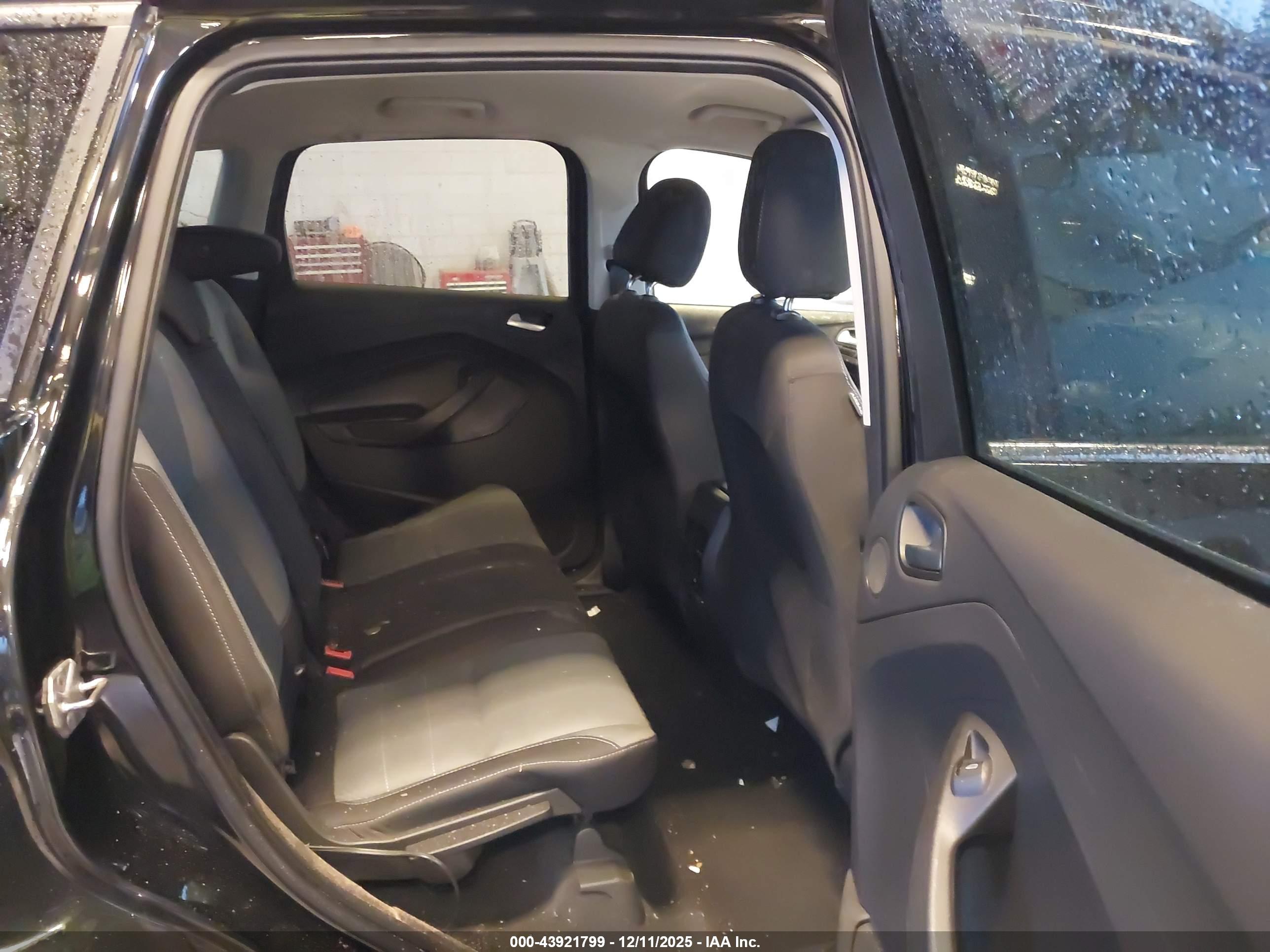 FORD ESCAPE image 8