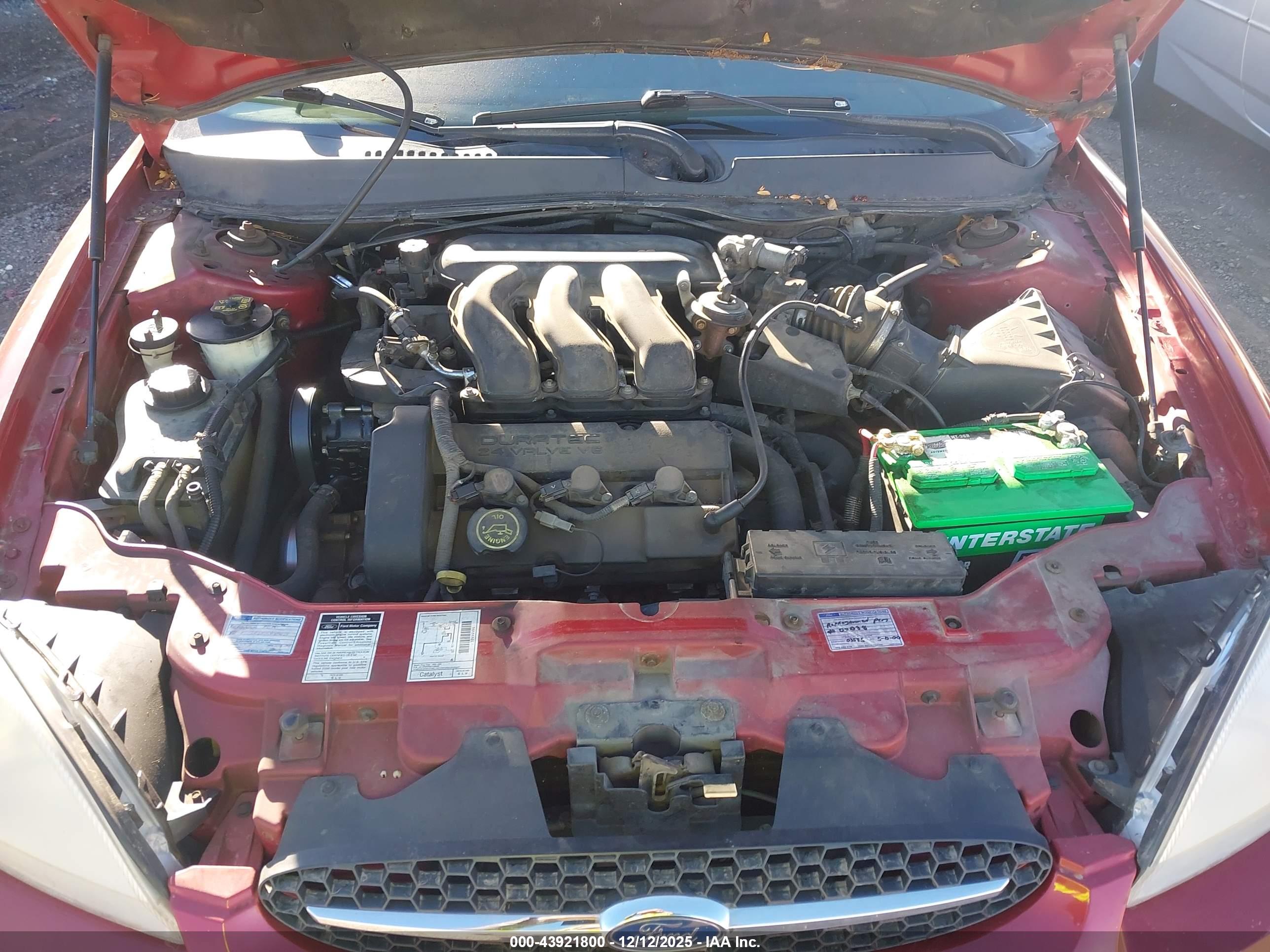 FORD TAURUS image 10