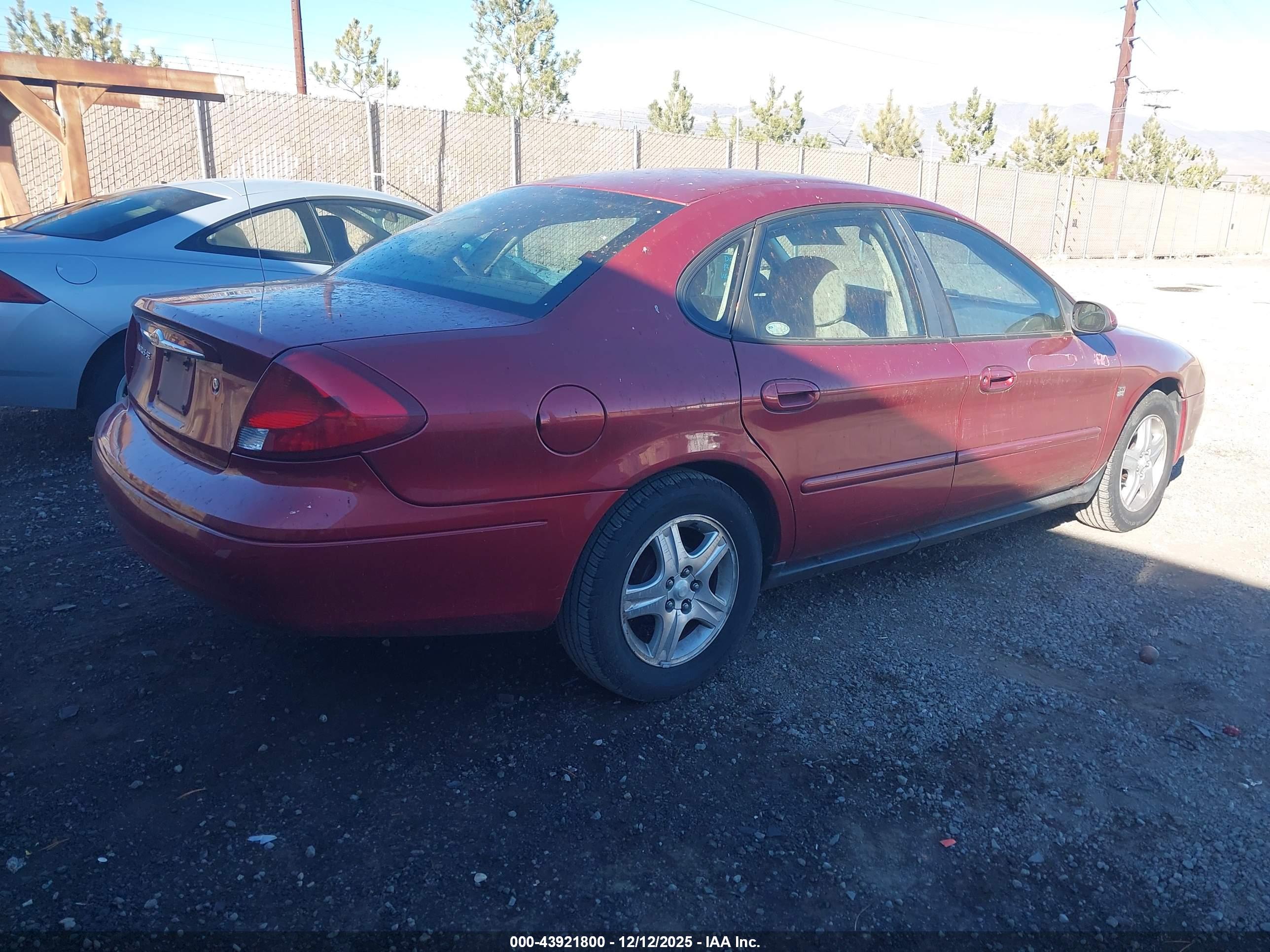 FORD TAURUS image 4