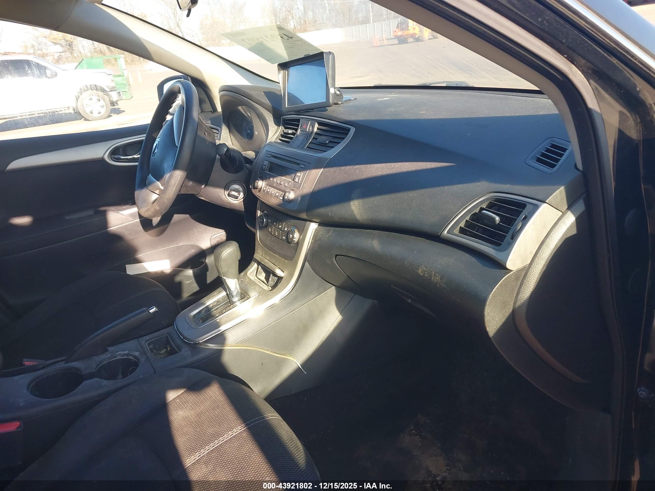 NISSAN SENTRA image 5