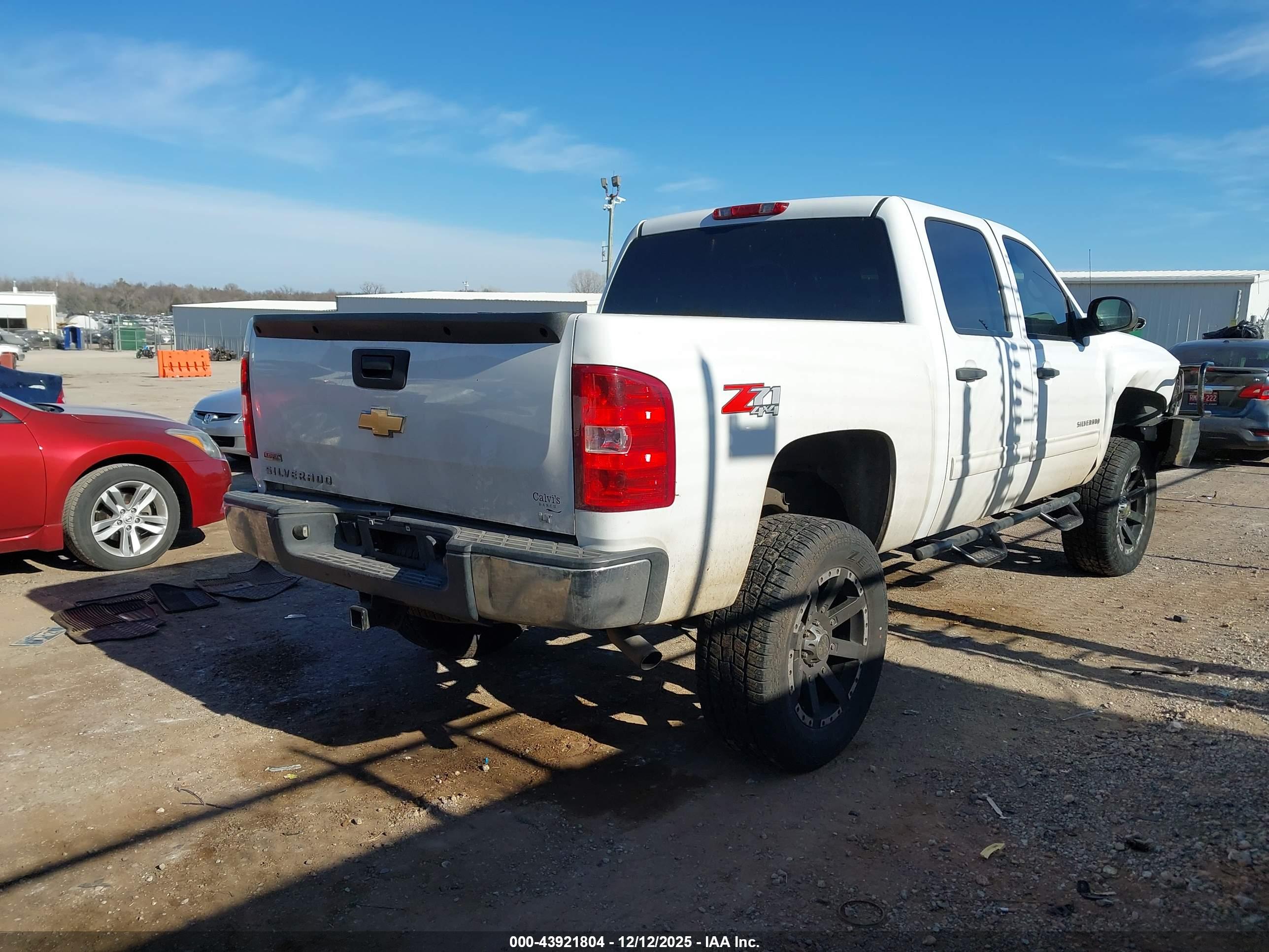 CHEVROLET SILVERADO image 4