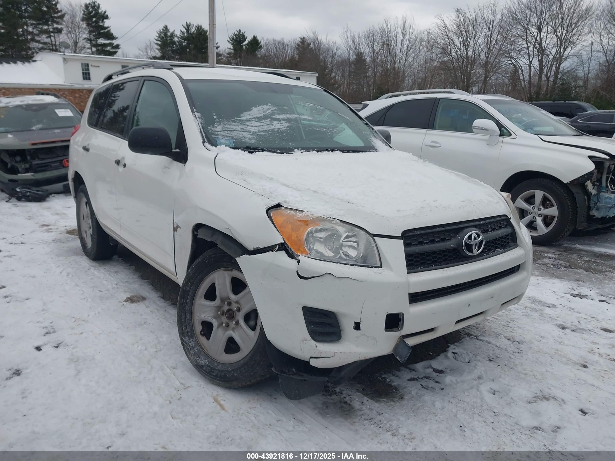TOYOTA RAV4 image 6
