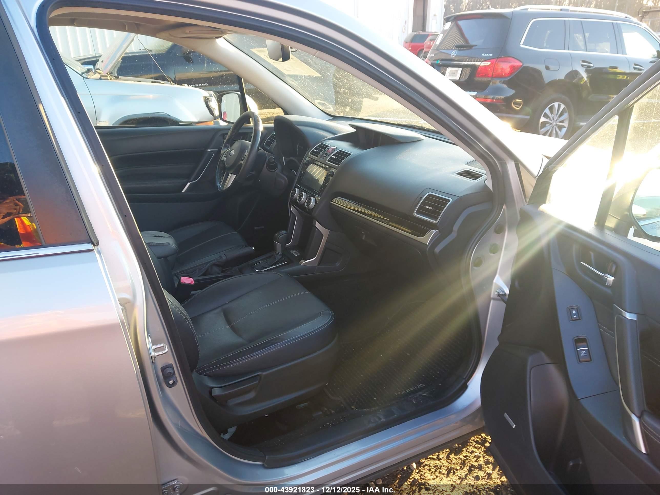 SUBARU FORESTER image 5