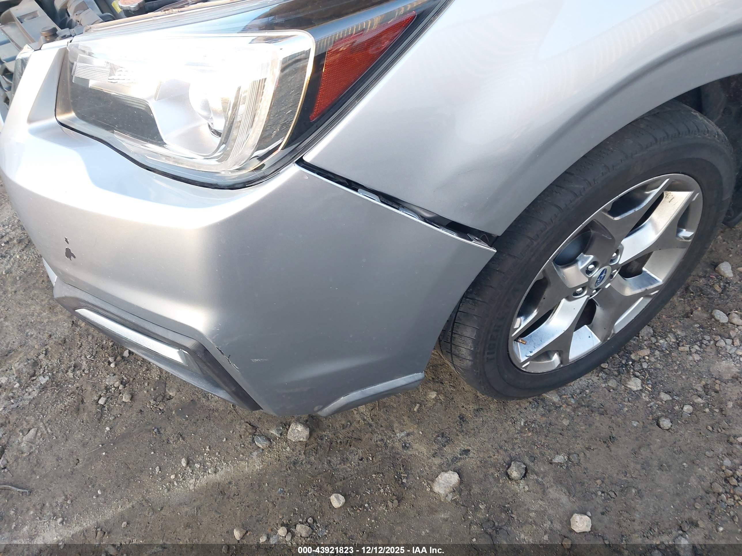 SUBARU FORESTER image 6