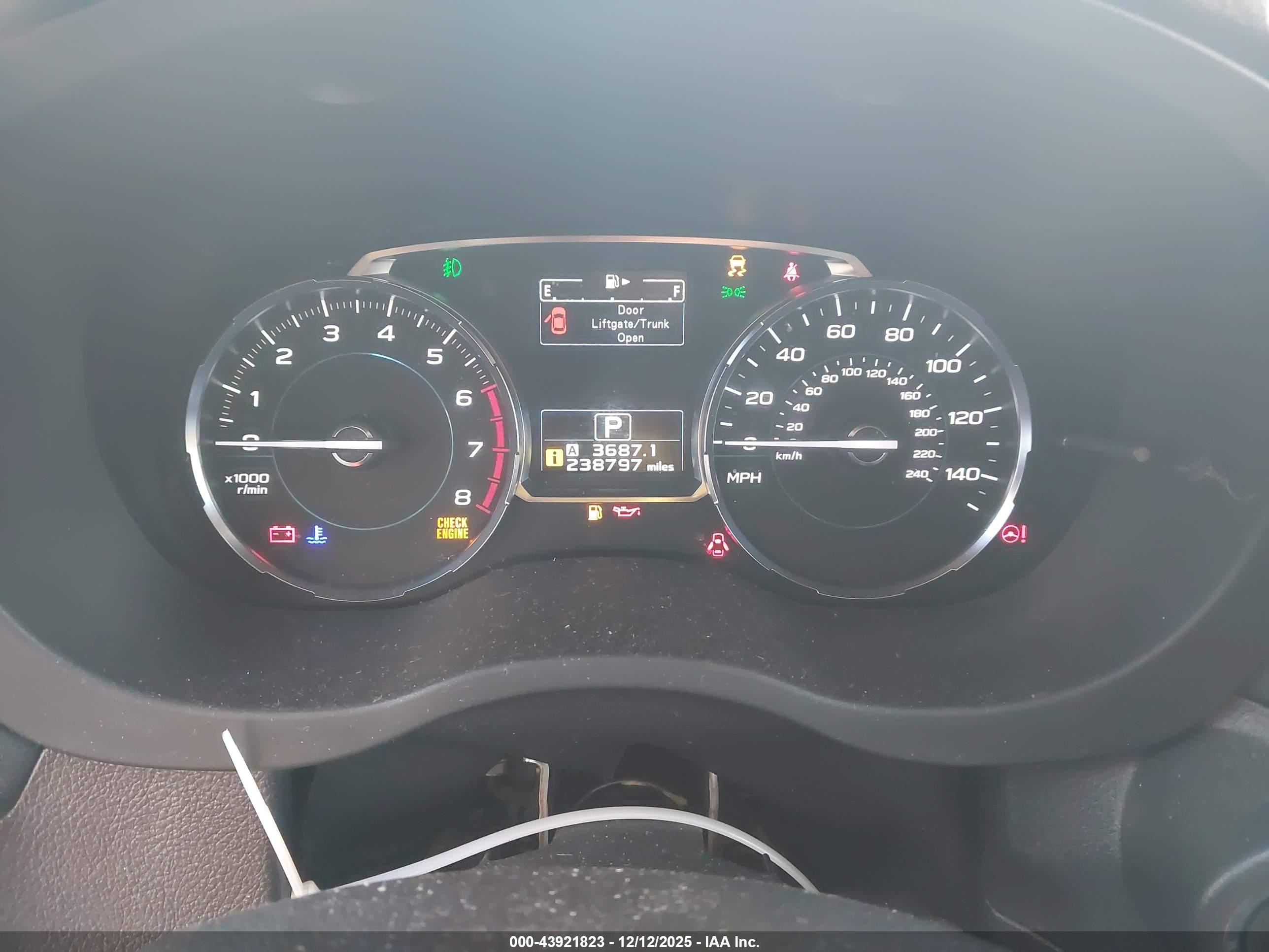 SUBARU FORESTER image 7