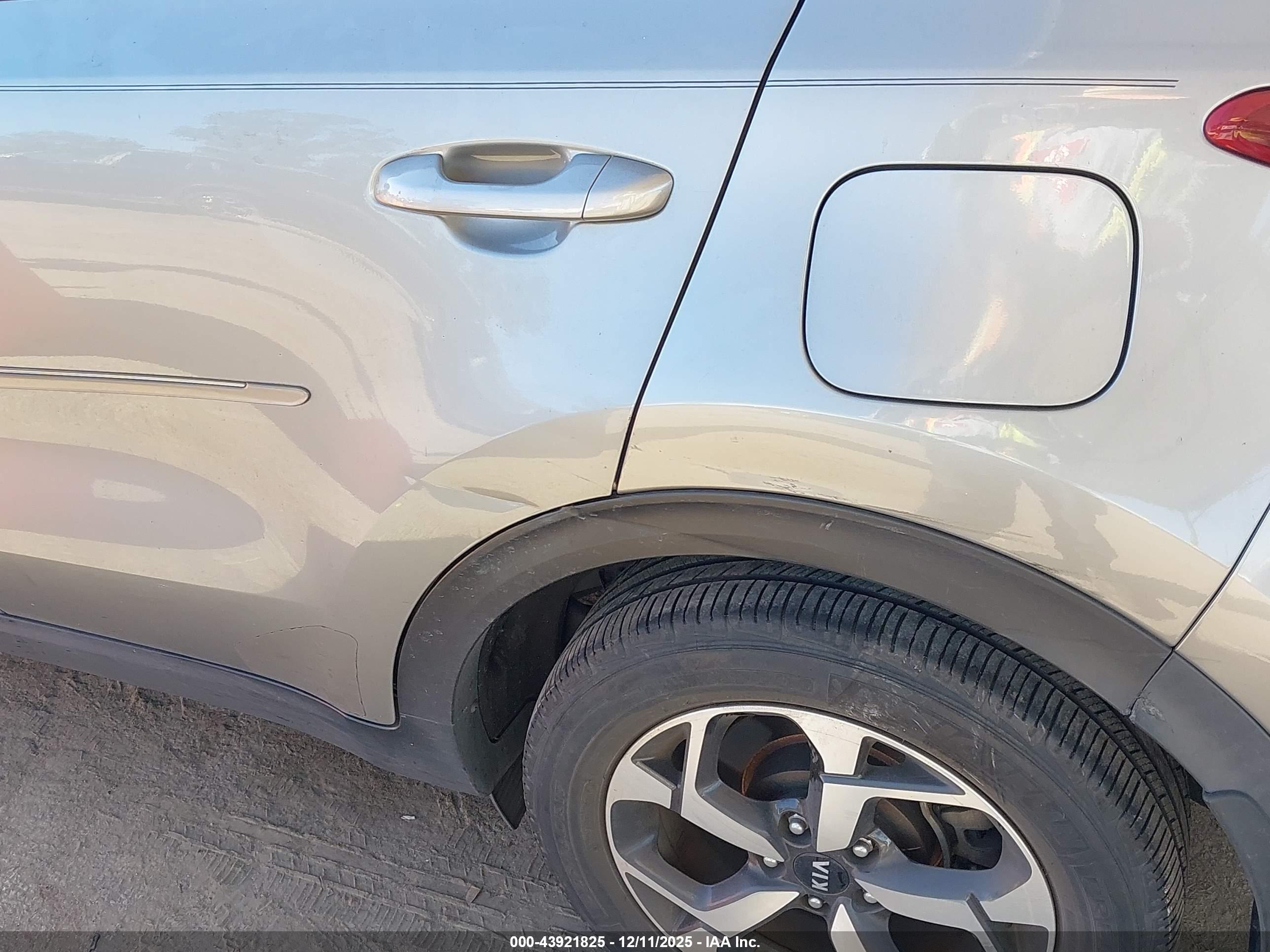 KIA SPORTAGE image 6