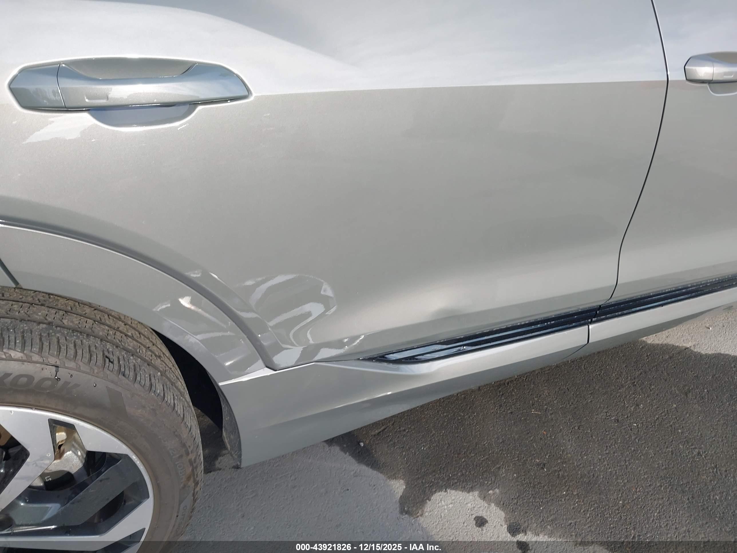 AUDI Q8 image 6