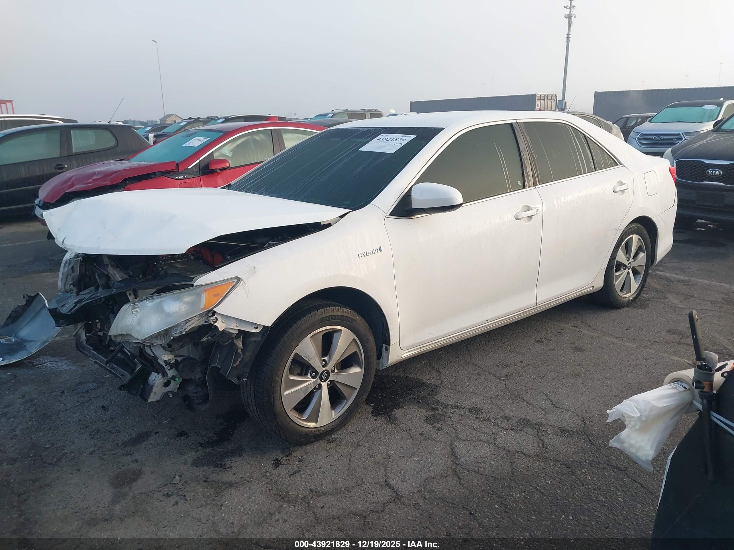 TOYOTA CAMRY image 2