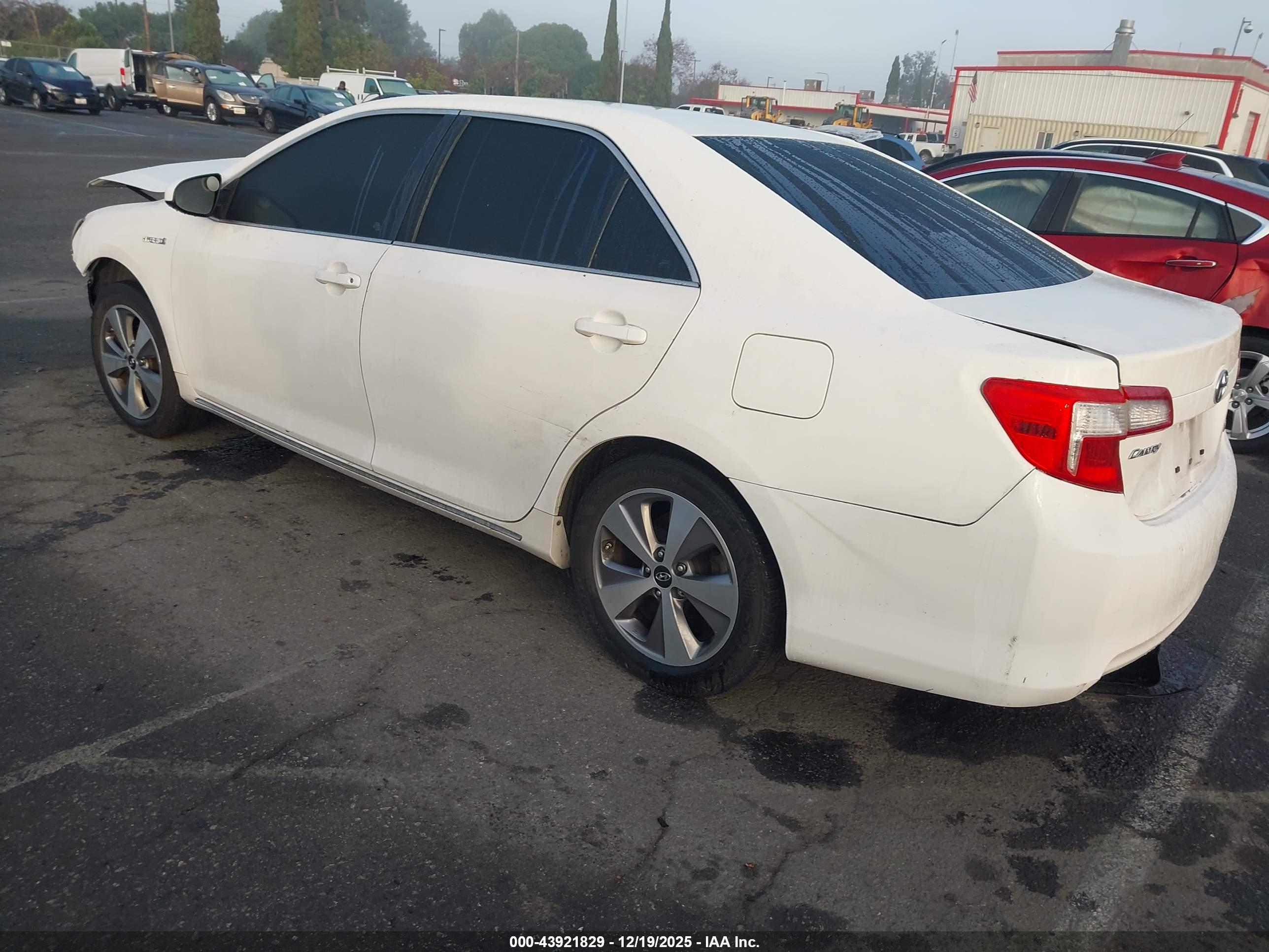 TOYOTA CAMRY image 3