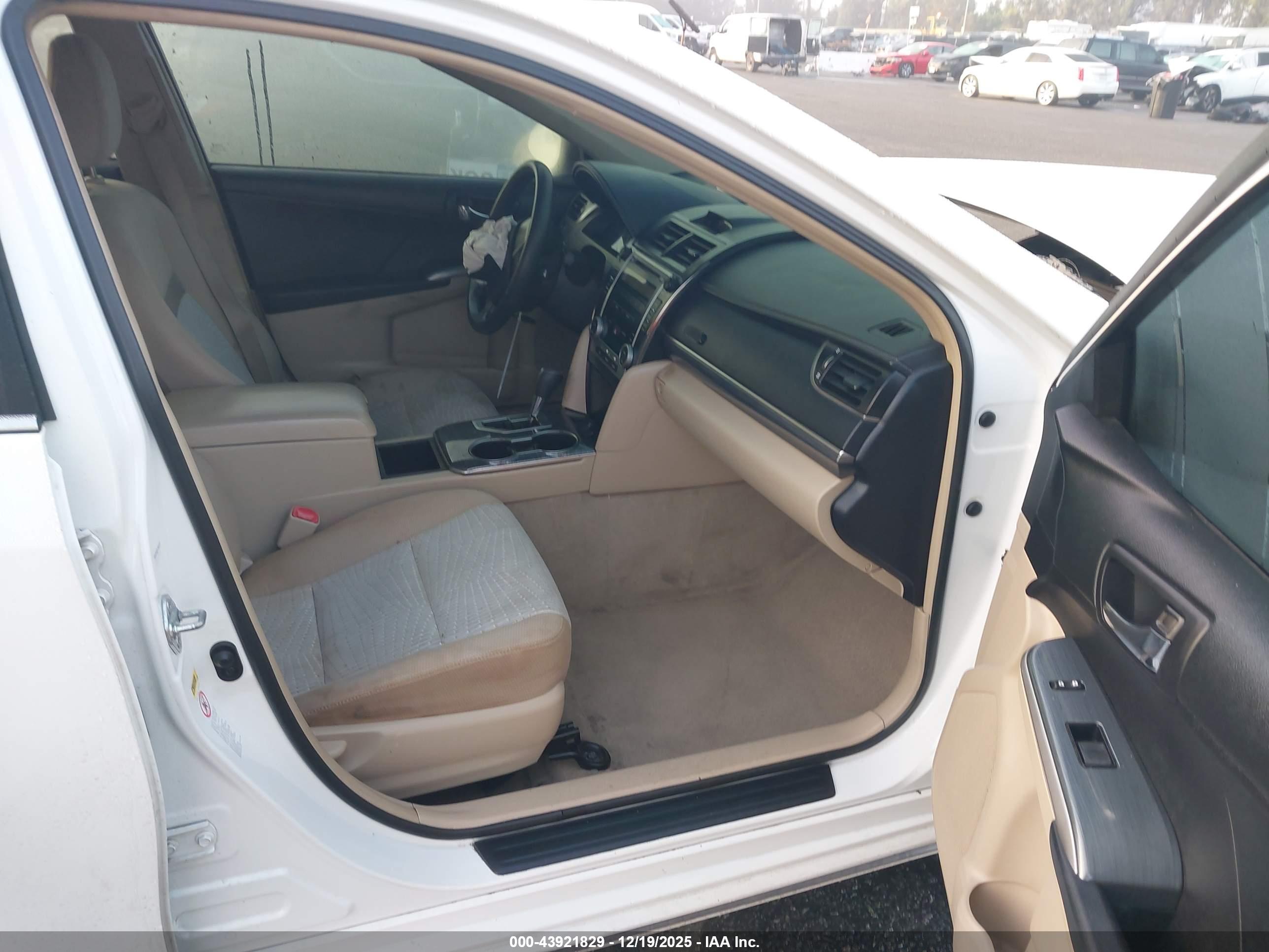 TOYOTA CAMRY image 5