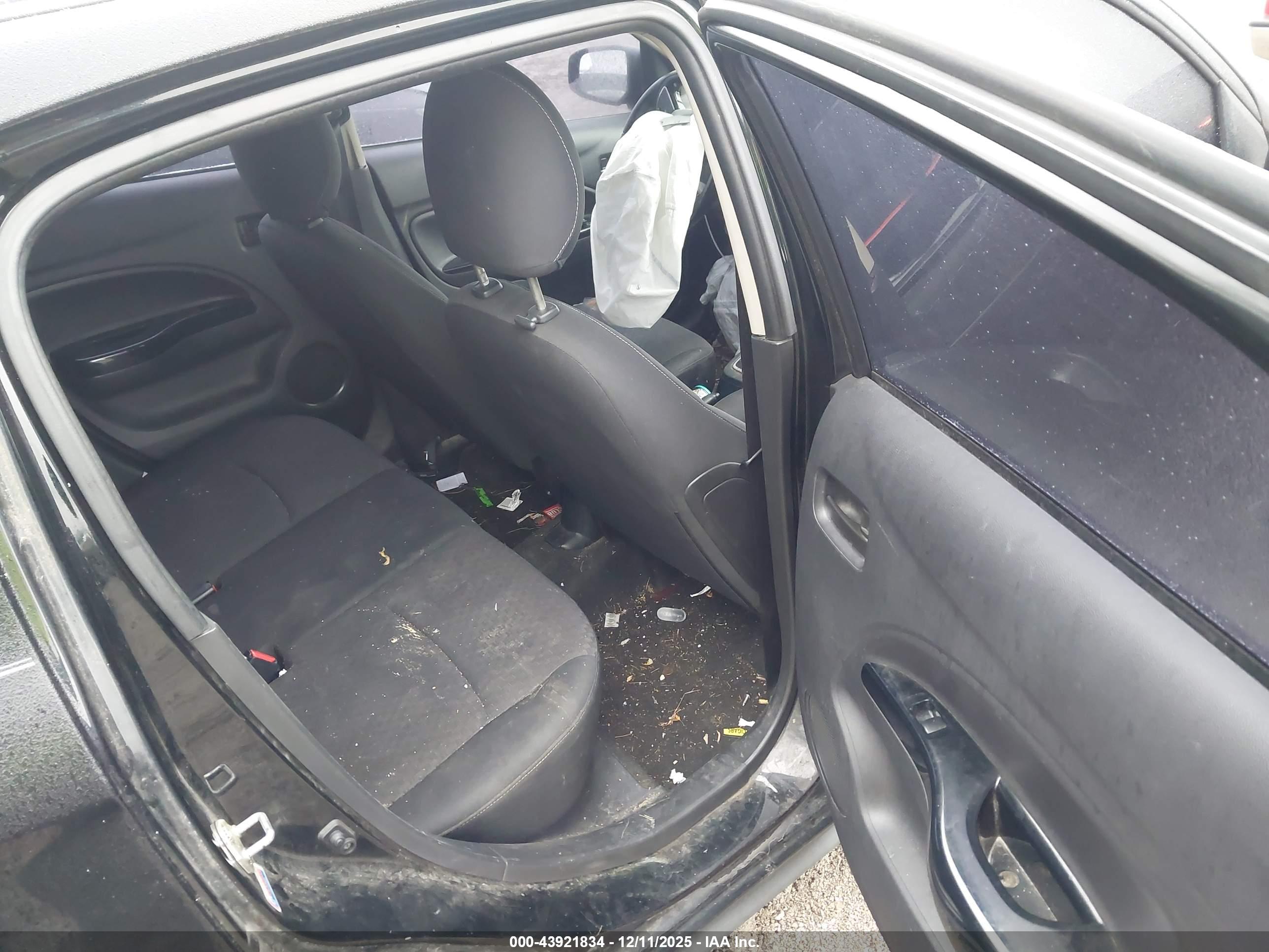 MITSUBISHI MIRAGE image 8