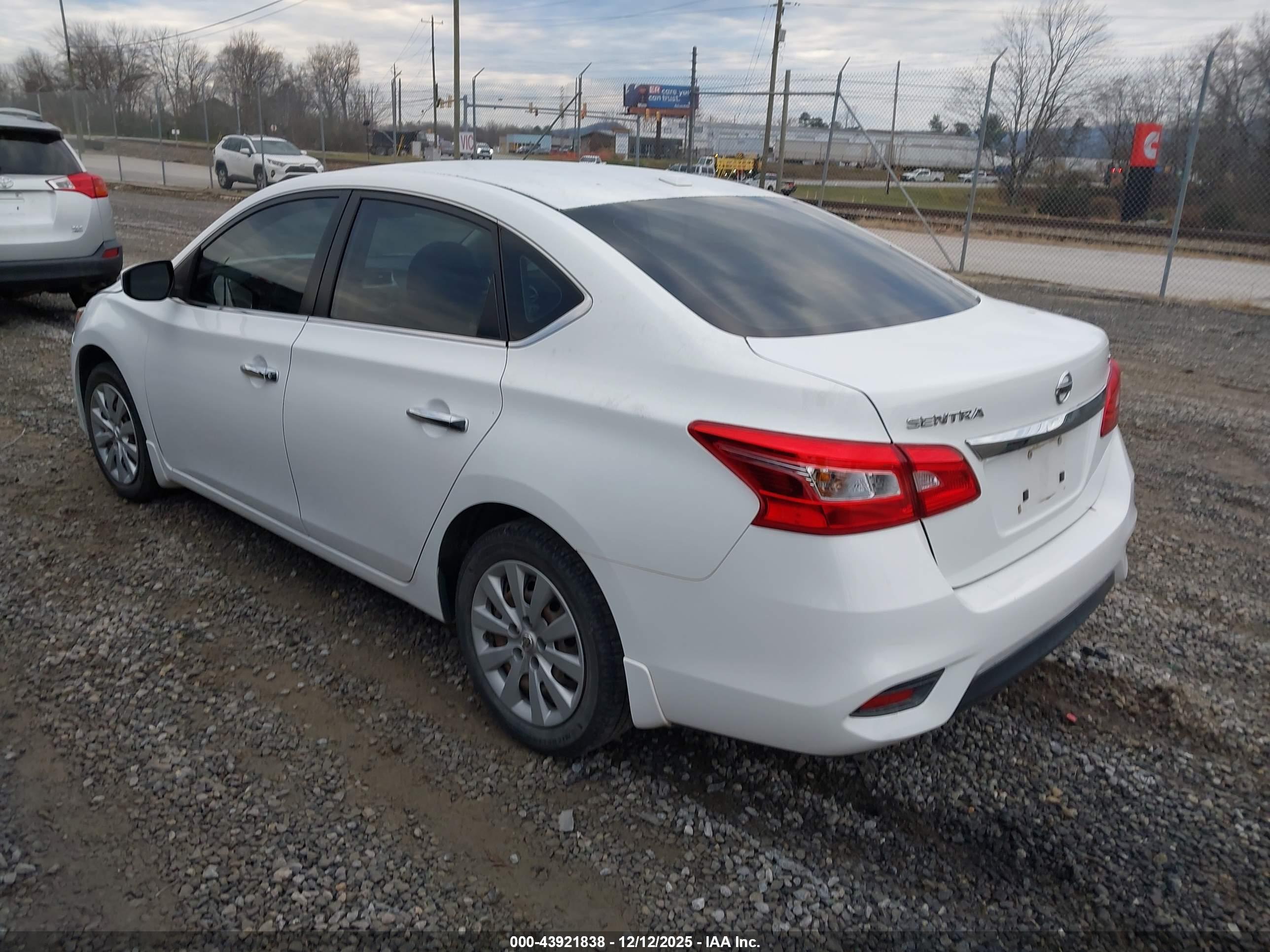 NISSAN SENTRA image 3