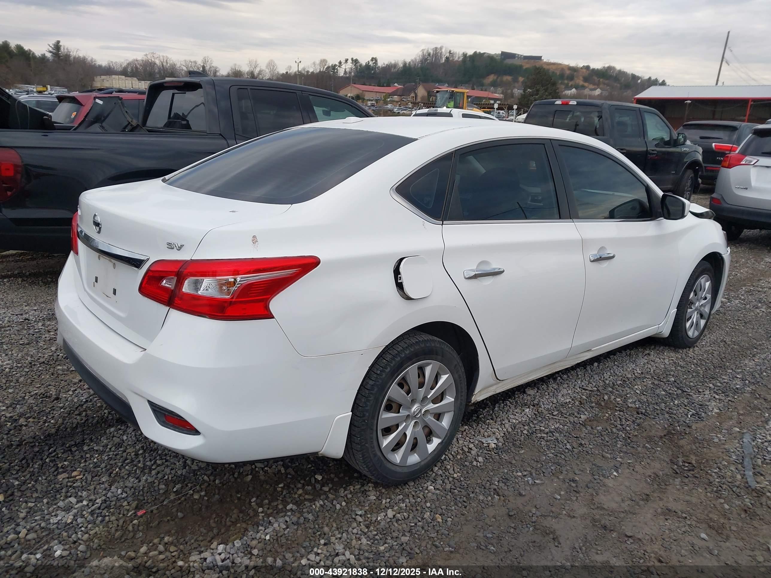 NISSAN SENTRA image 4