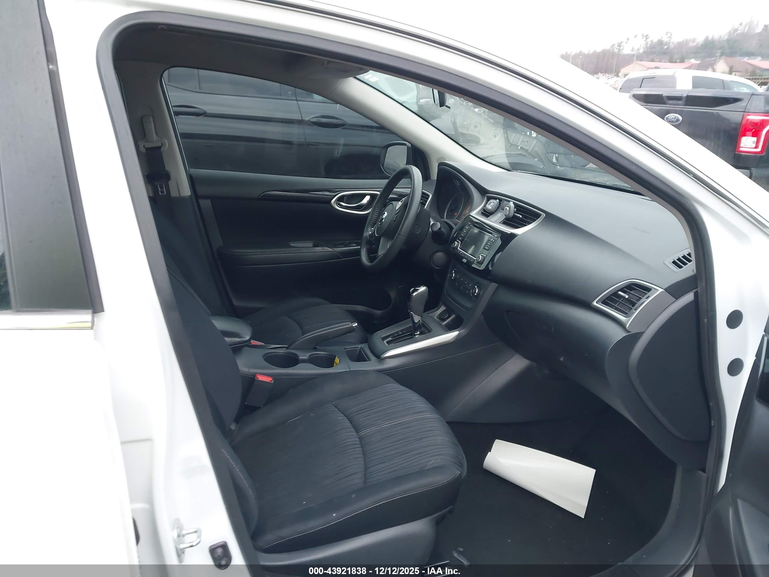 NISSAN SENTRA image 5