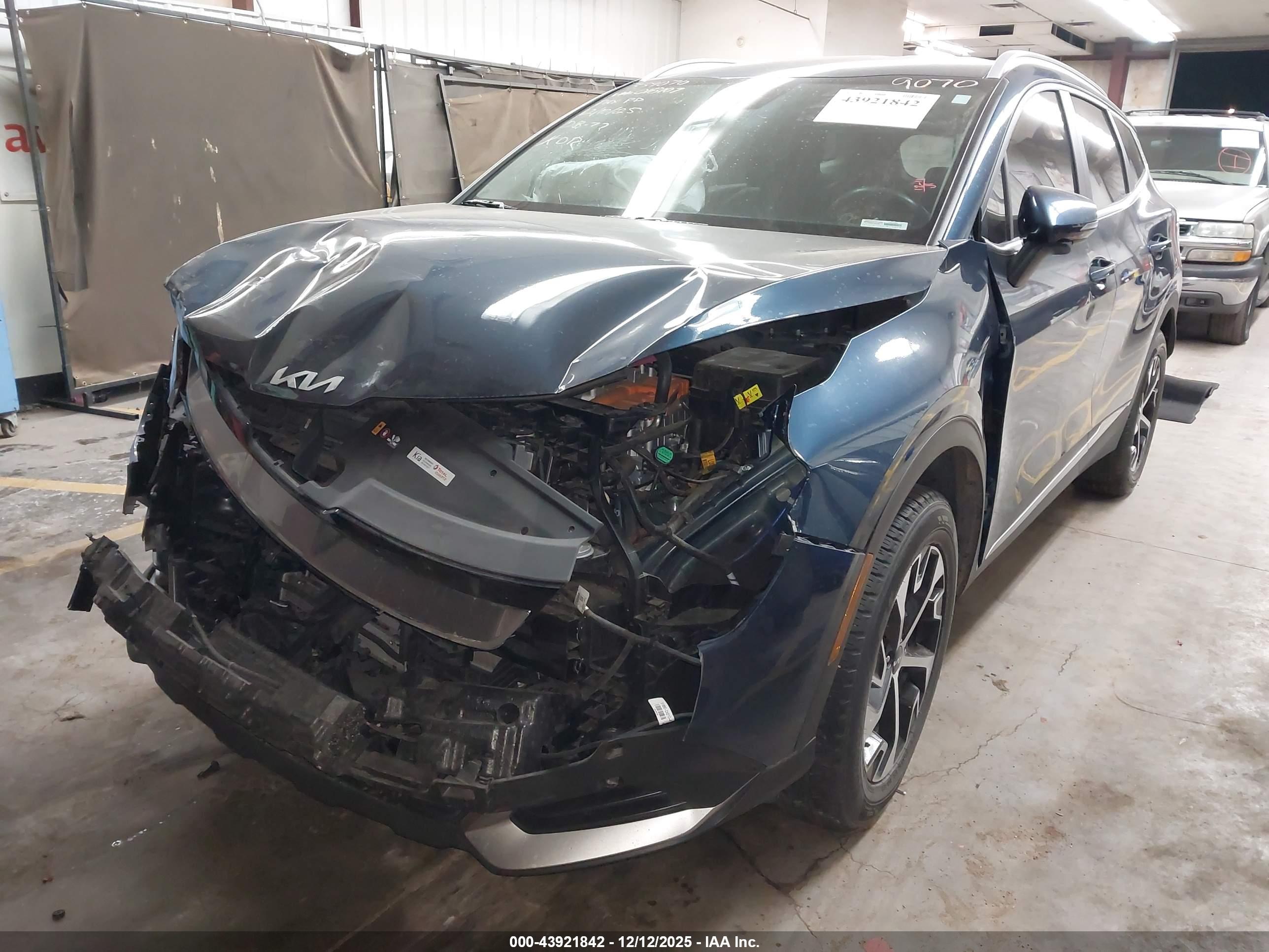 KIA SPORTAGE image 2