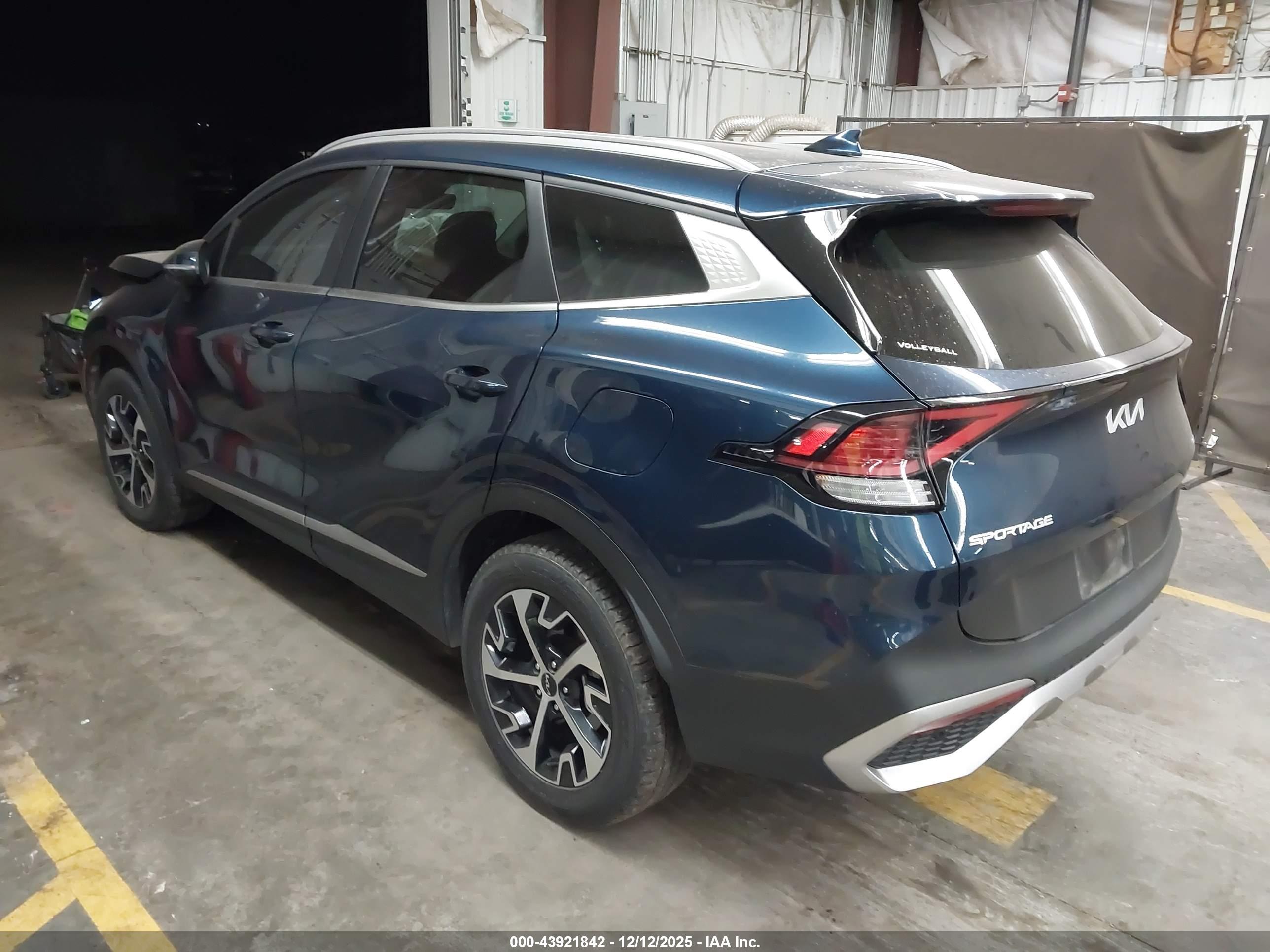 KIA SPORTAGE image 3