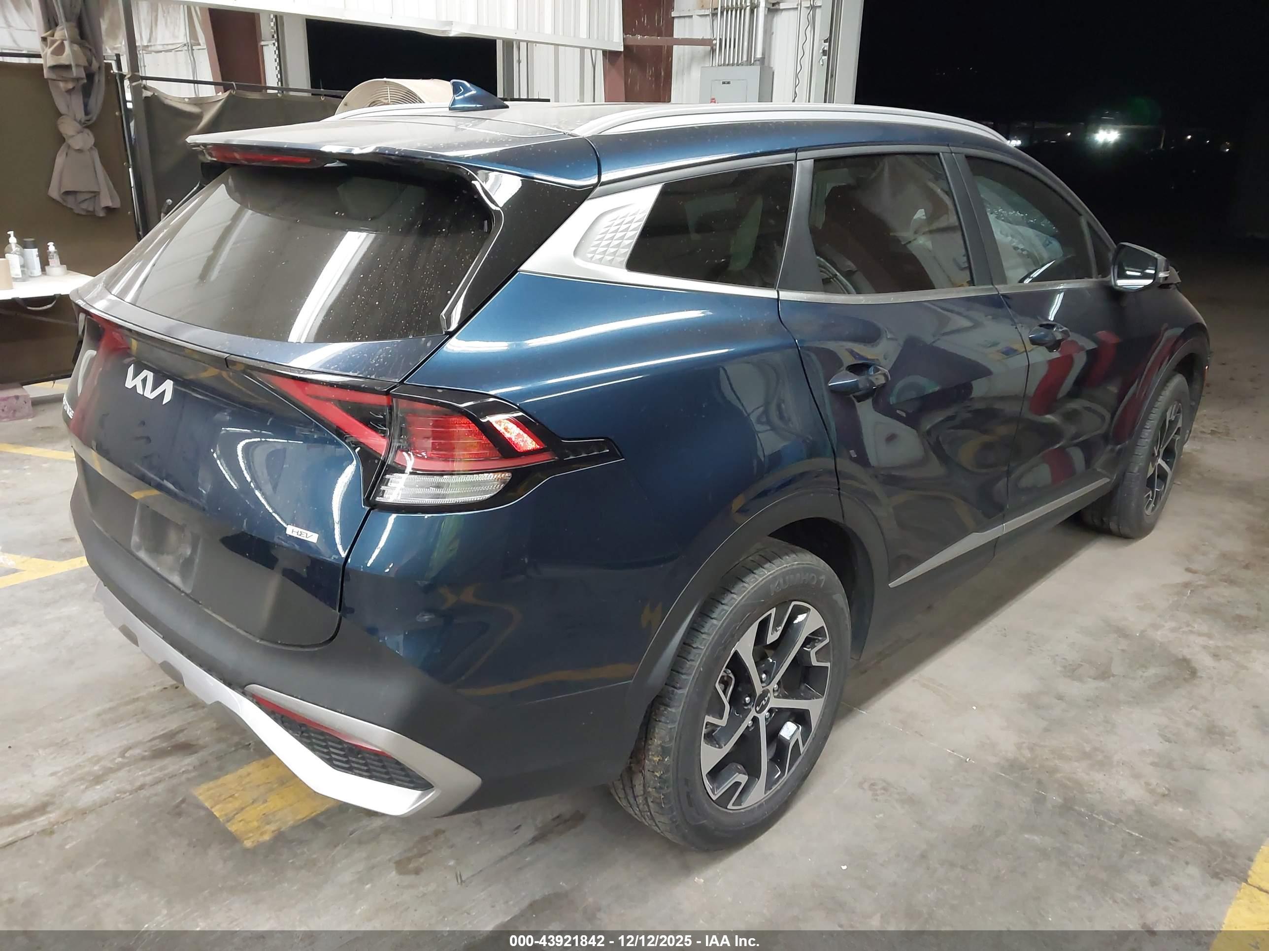 KIA SPORTAGE image 4
