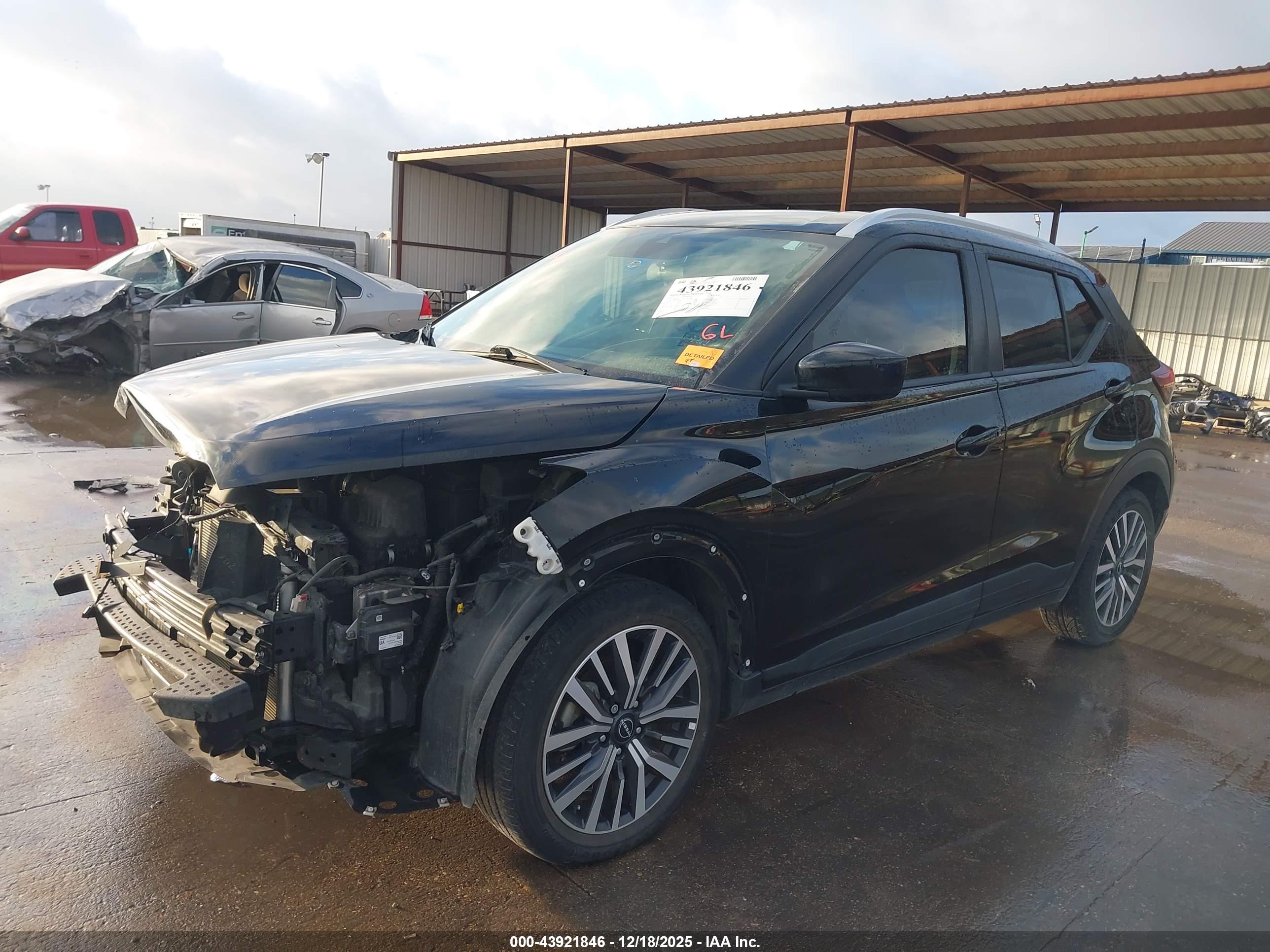 NISSAN KICKS image 2