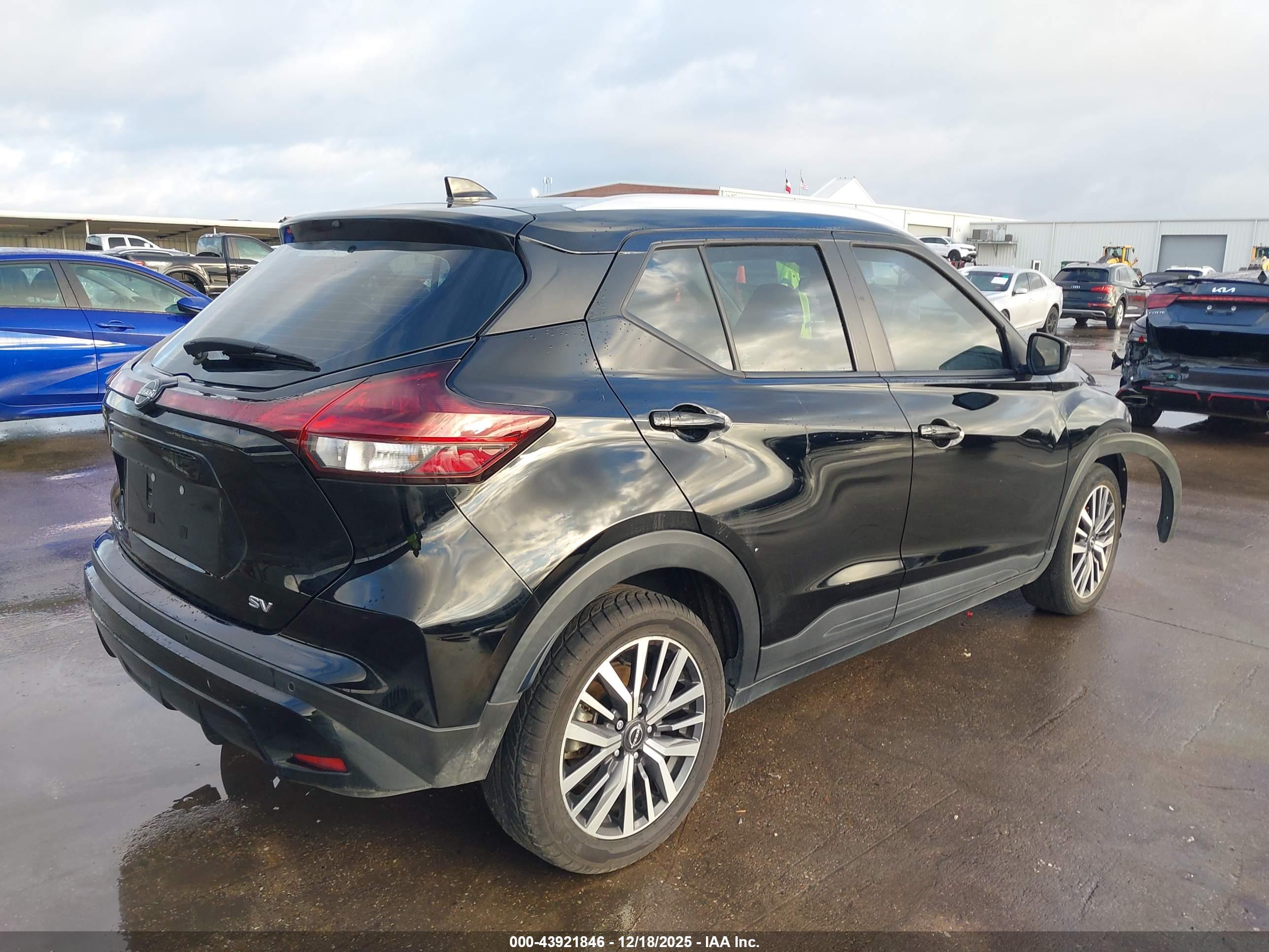 NISSAN KICKS image 4