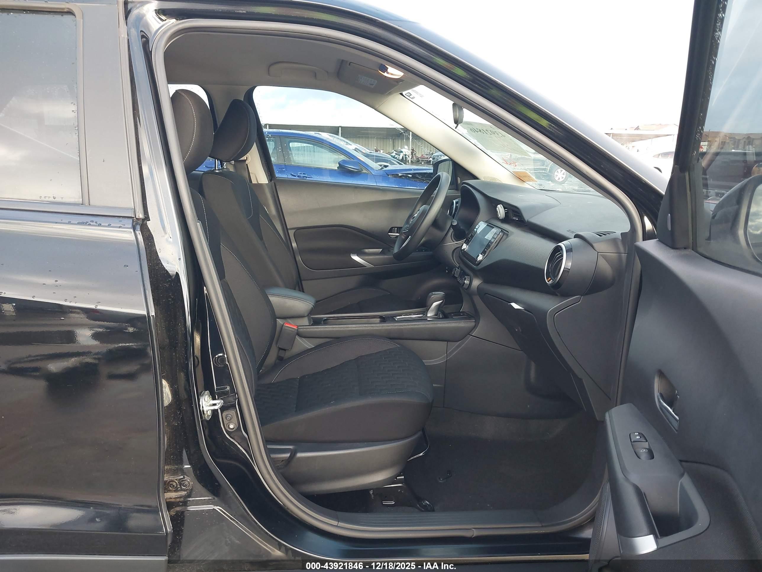 NISSAN KICKS image 5