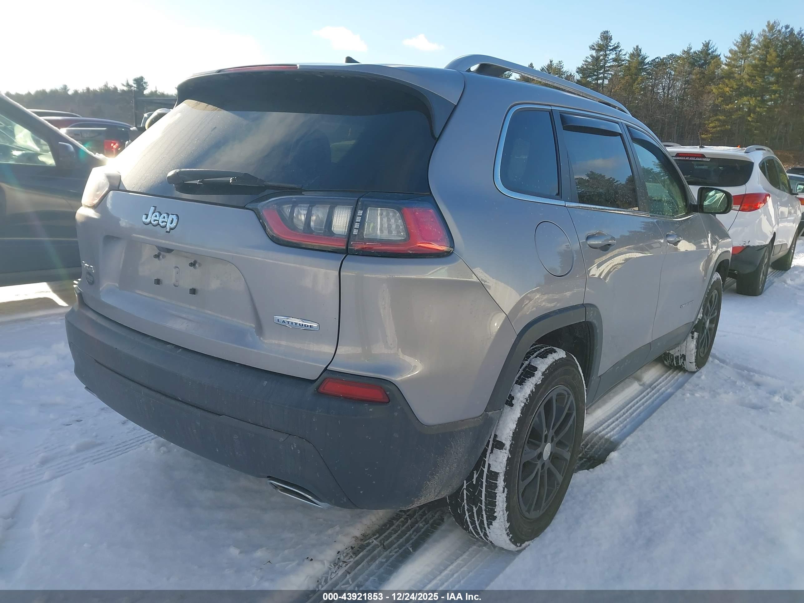 JEEP CHEROKEE image 4
