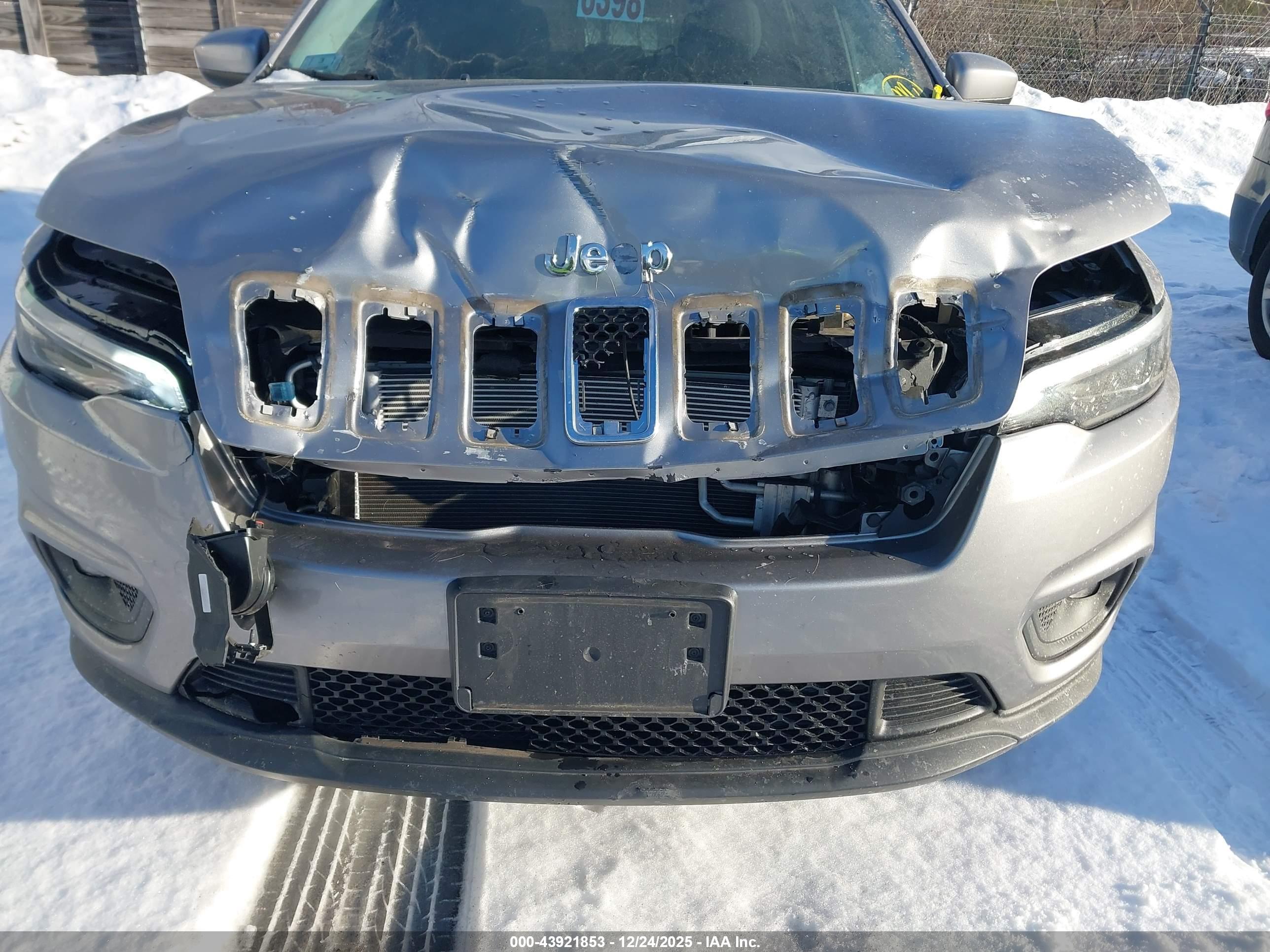 JEEP CHEROKEE image 6